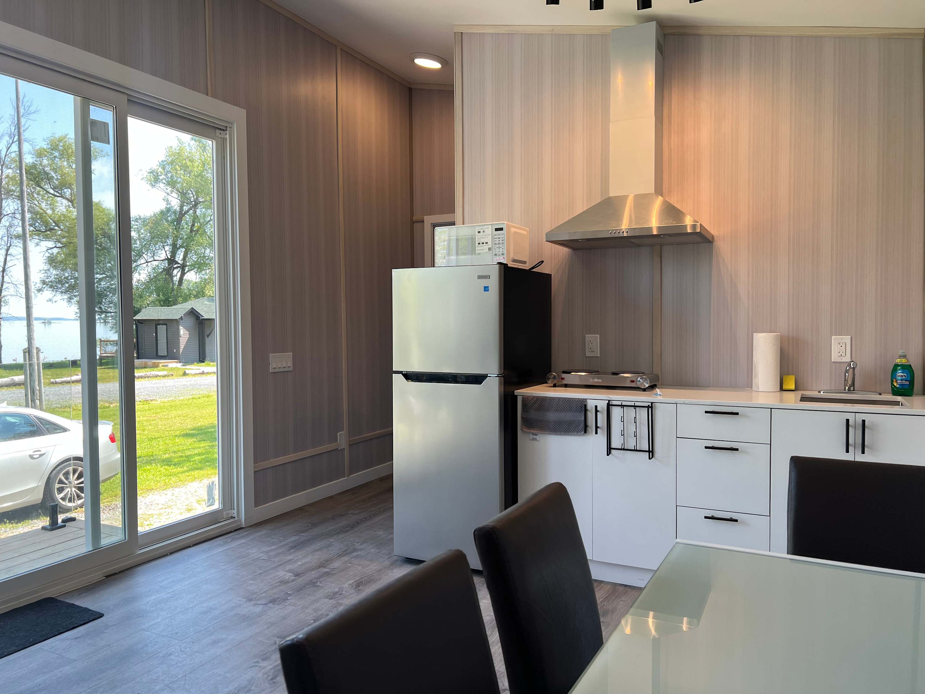 2-bedroom Lake Front Trailer in Harwood, ON #8