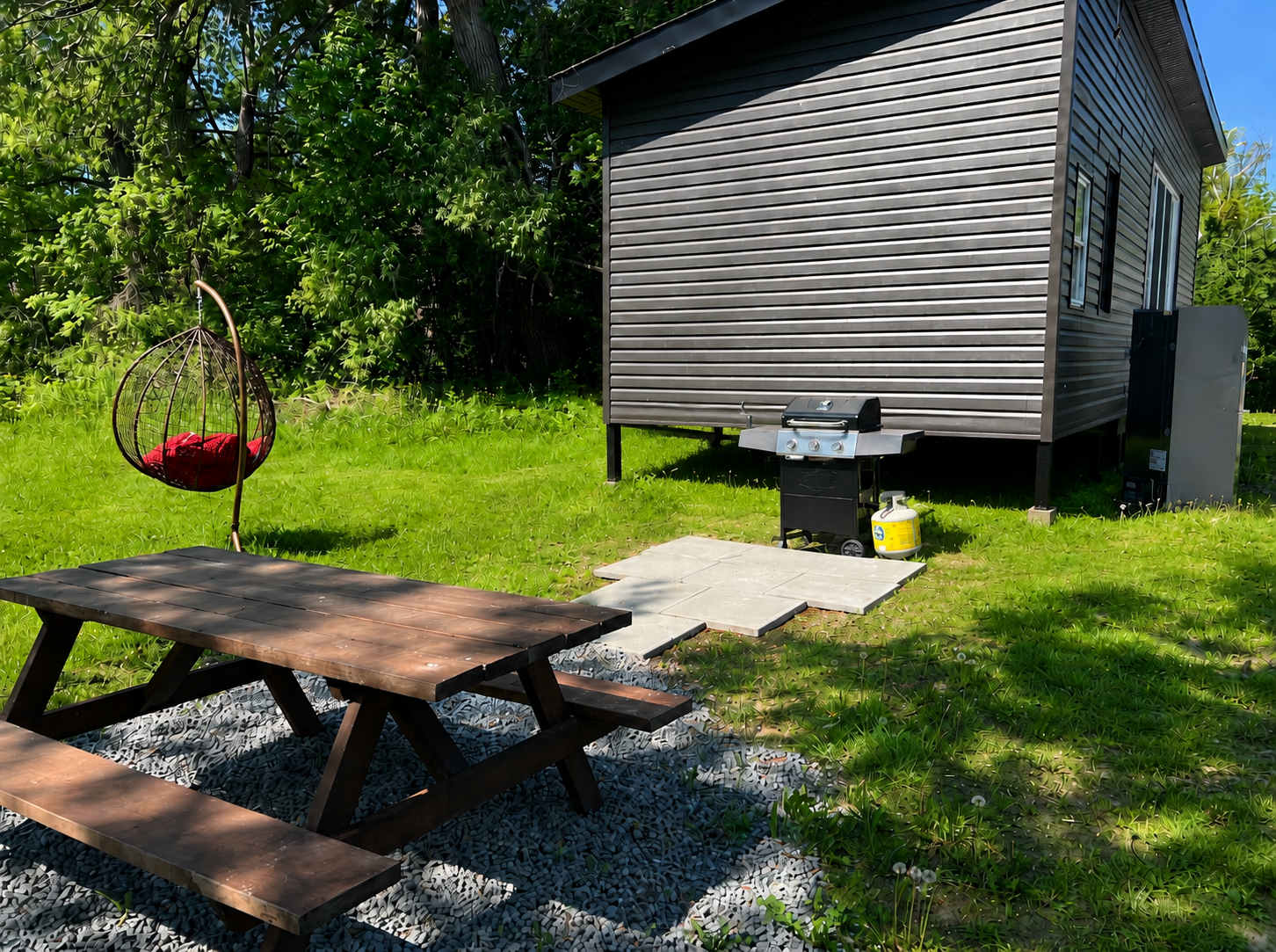 2-bedroom Lake Front Trailer in Harwood, ON #8