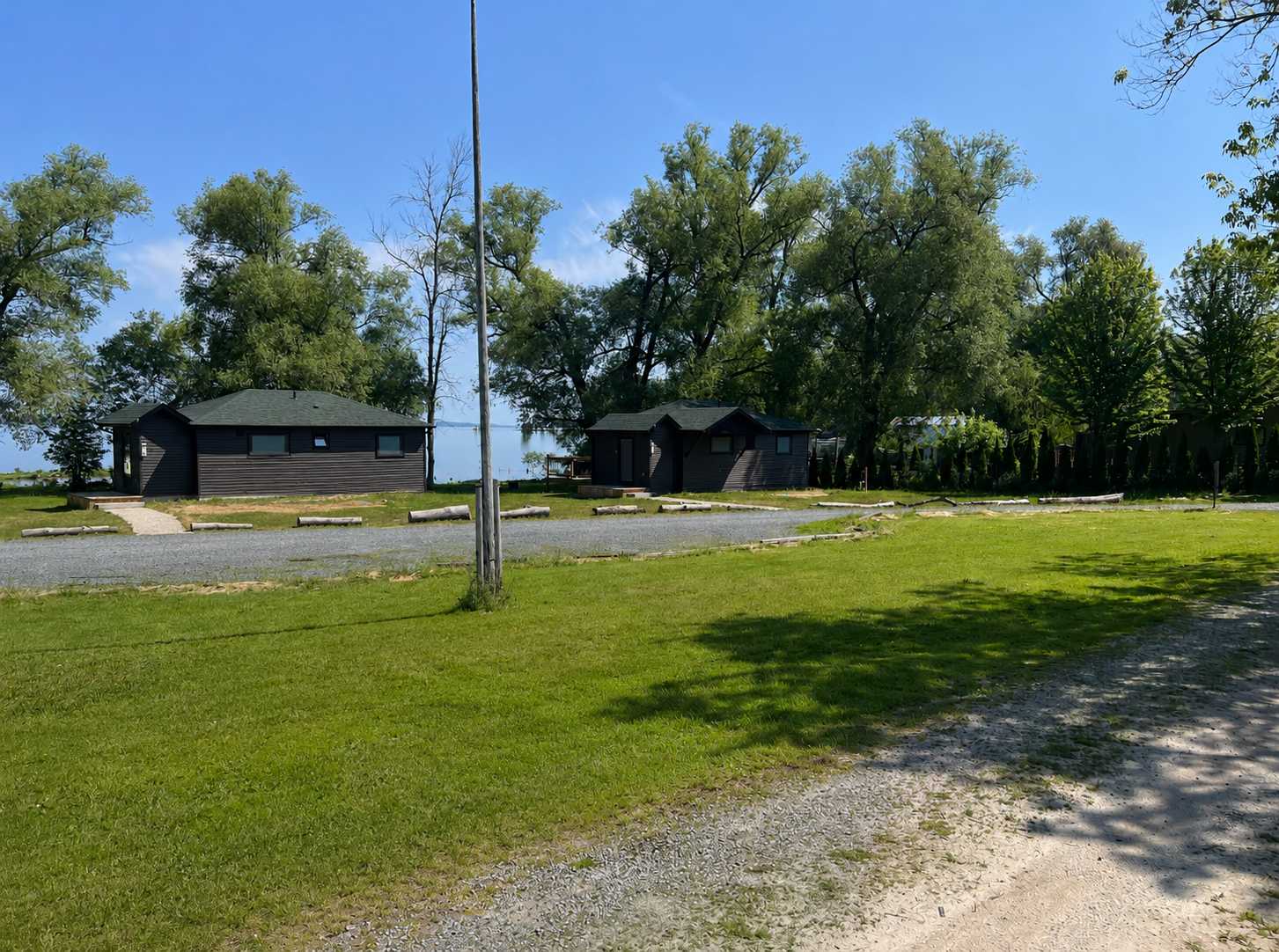 2-bedroom Lake Front Trailer in Harwood, ON #8