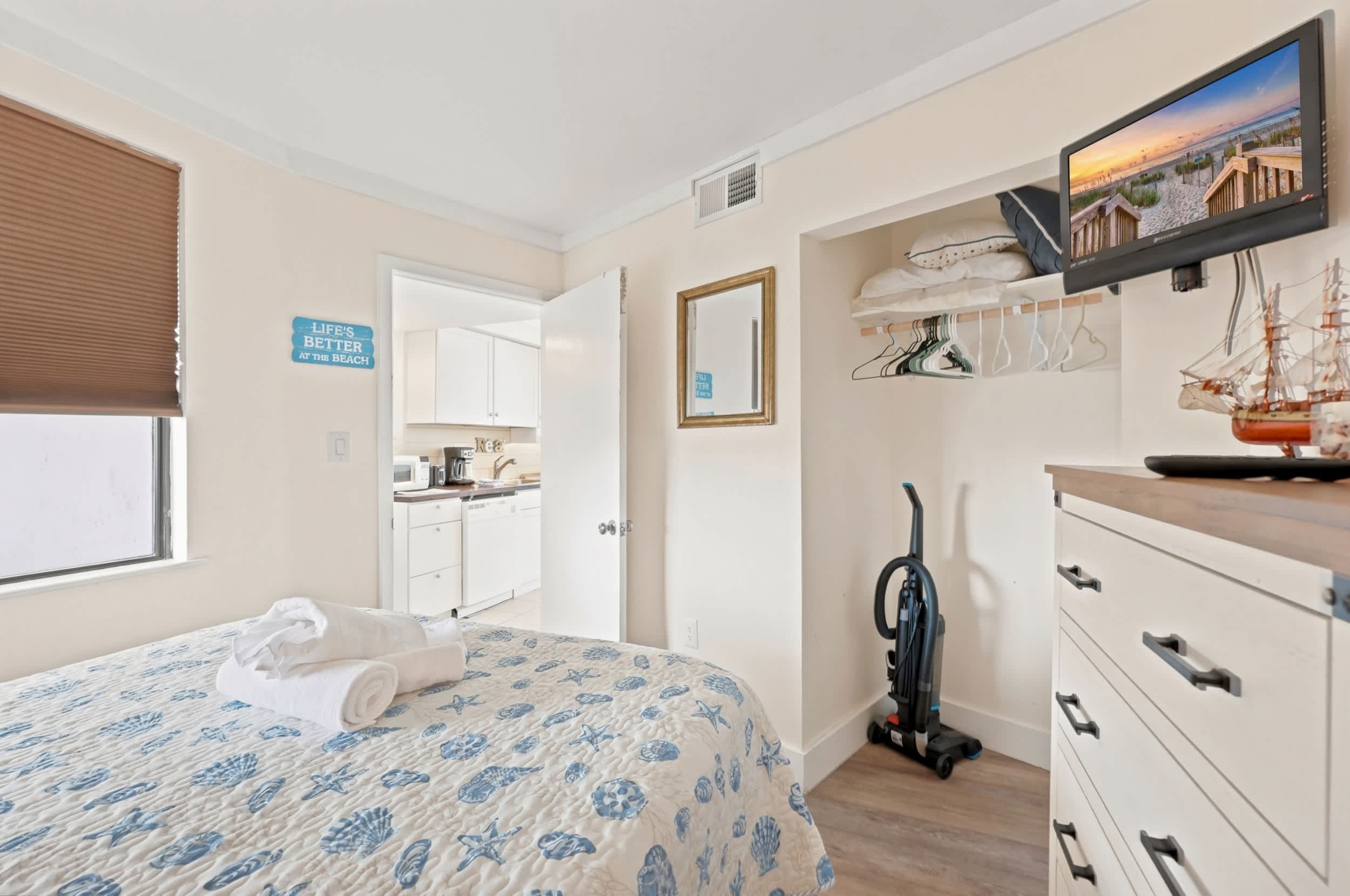 Oceanfront in Heart of N Myrtle  Beach with Pool