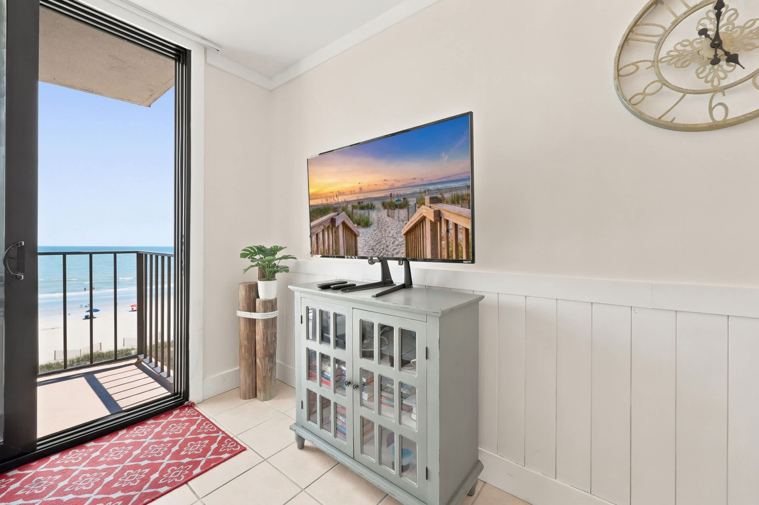Oceanfront in Heart of N Myrtle  Beach with Pool