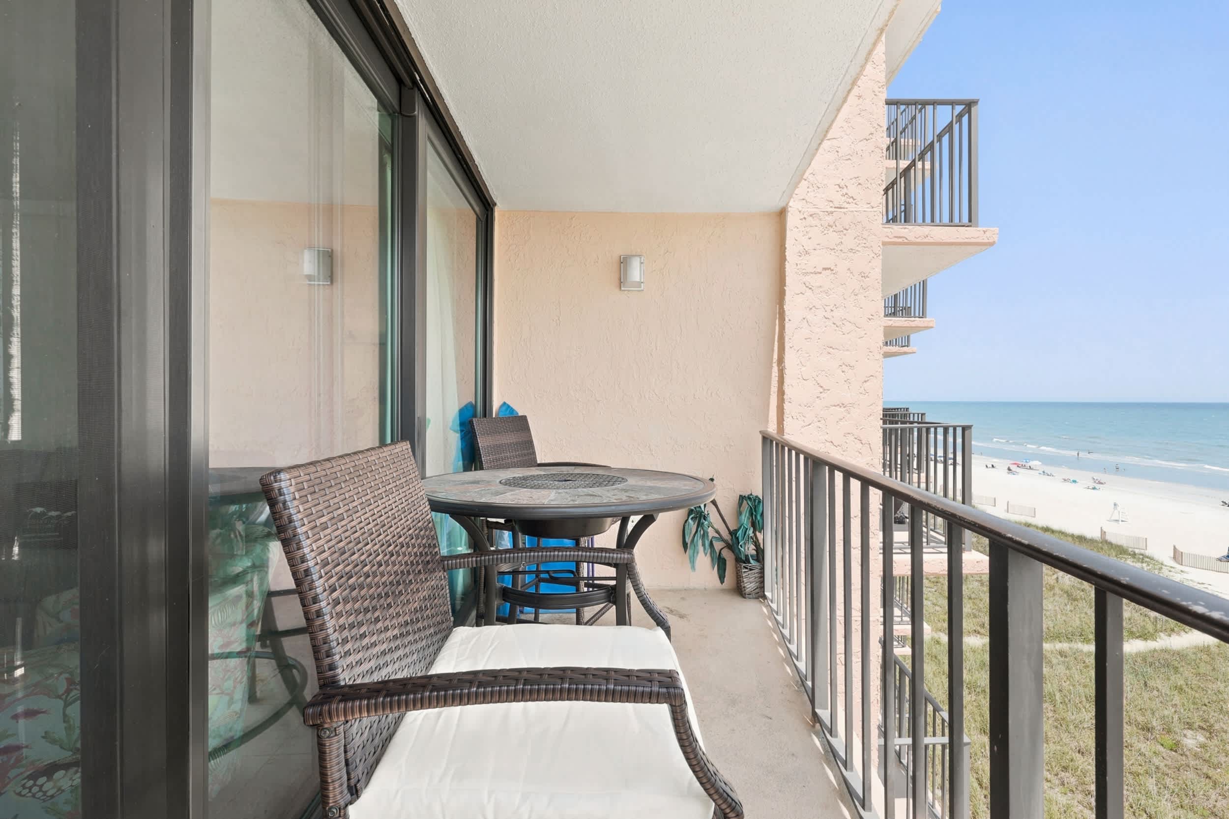 Oceanfront in Heart of N Myrtle  Beach with Pool