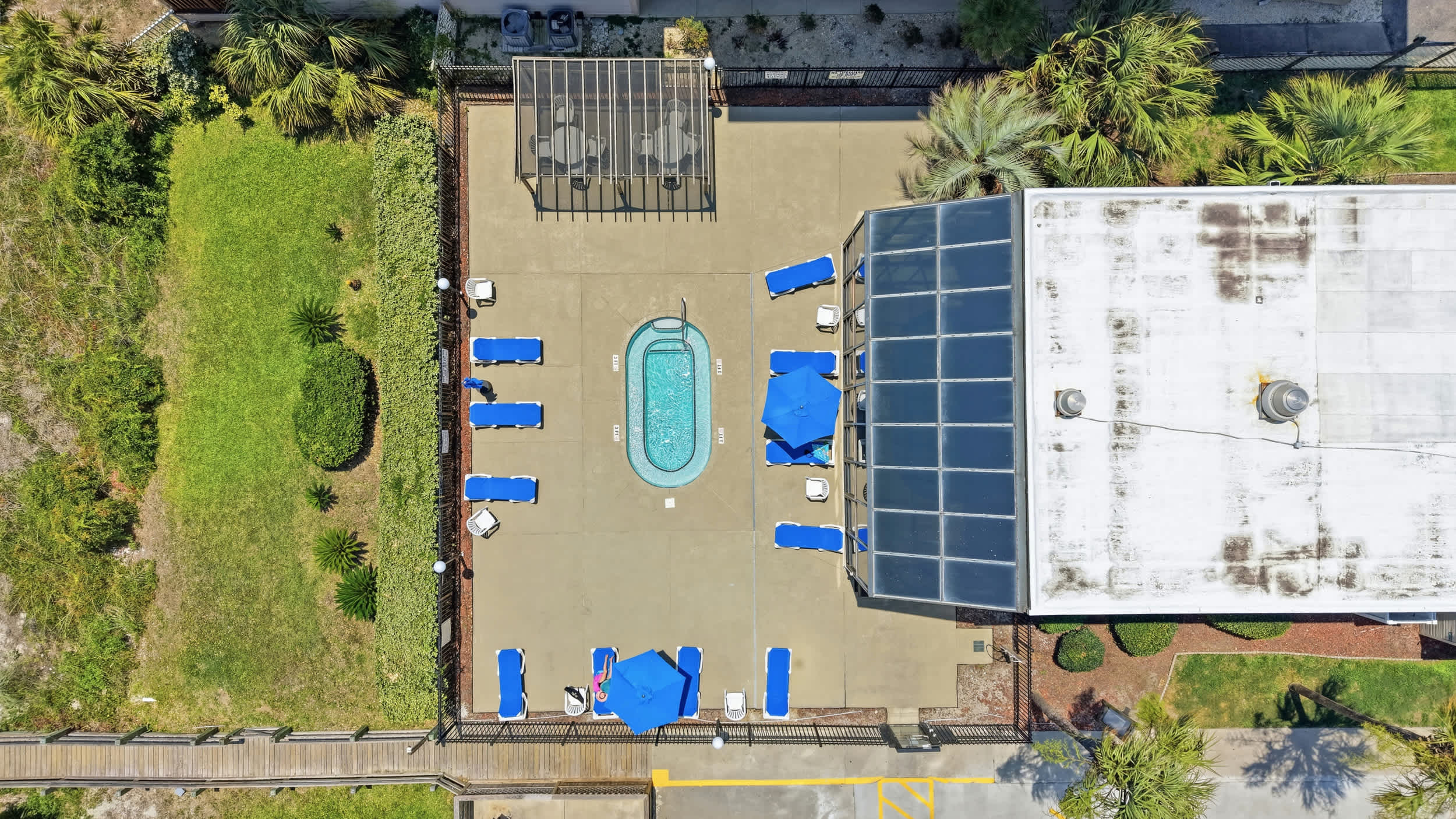Oceanfront Penthouse in Paradise w Indoor Pool