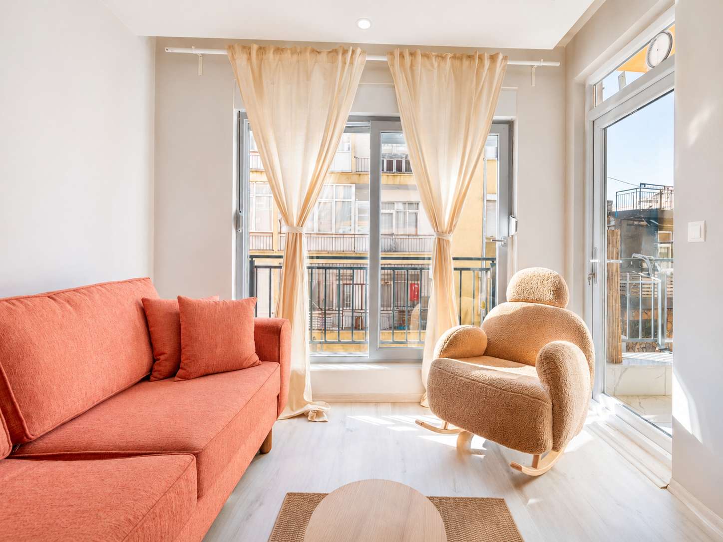 Cozy Apartment near Kaleici: City & Balcony Views image 3