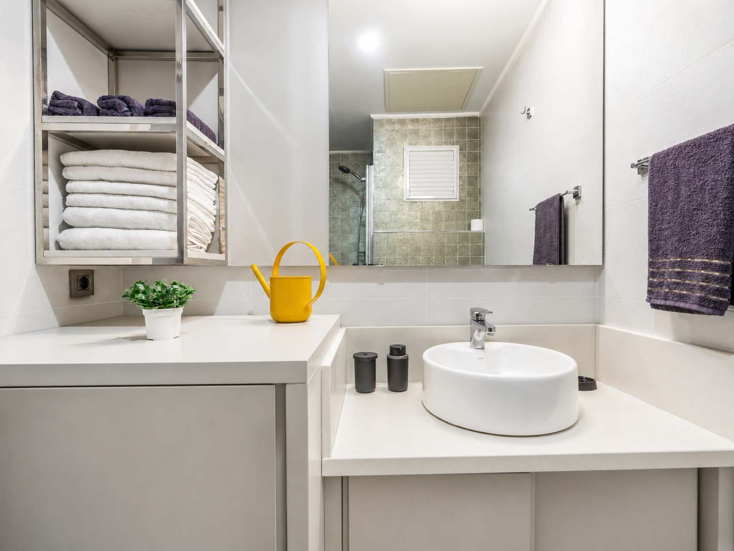 Cozy Stay Free Pool, Spa & Gym Close to Beach&Mall image 4