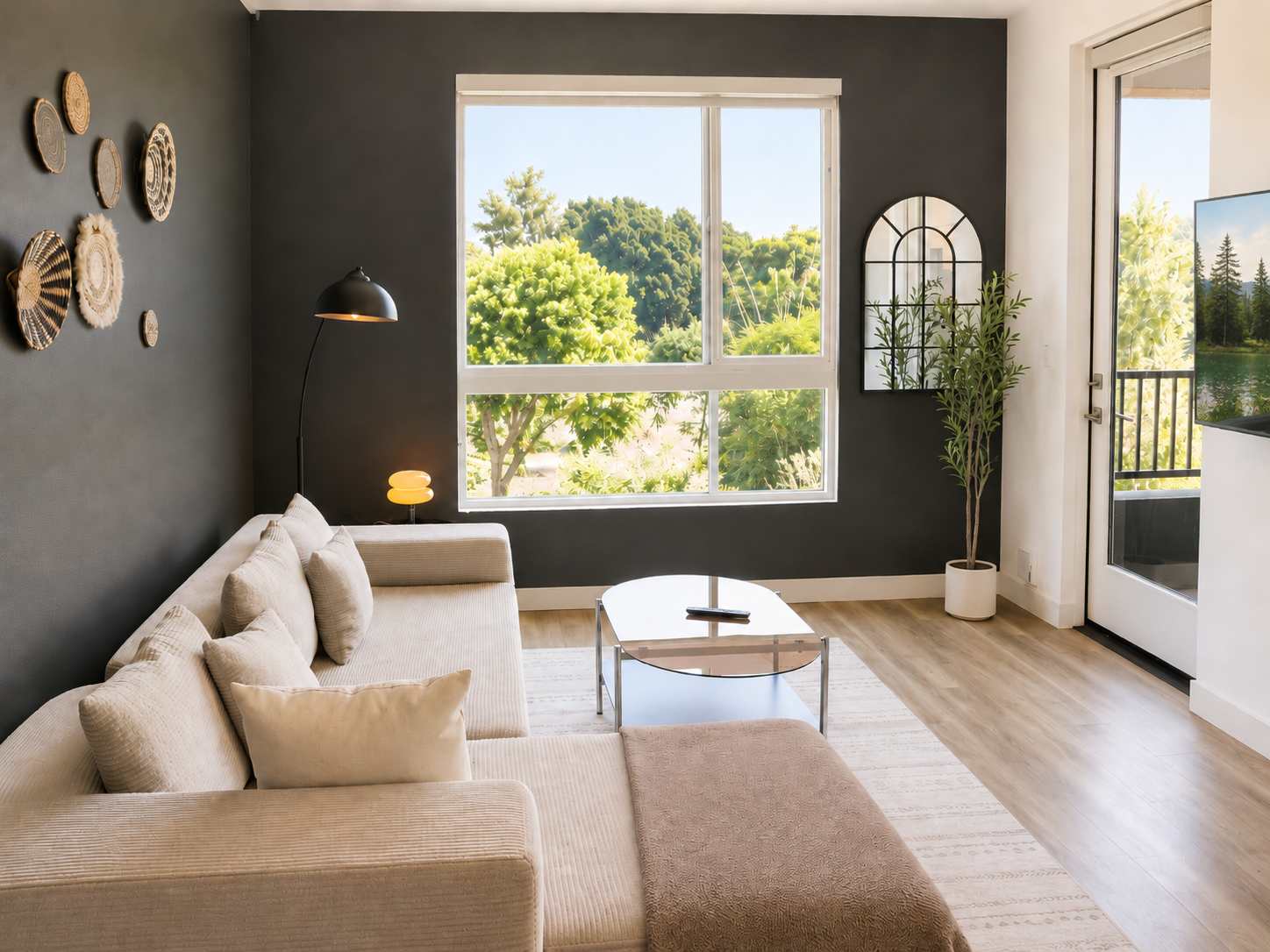 Spacious Apartment With Pool And Parking - Cozy Modern Retreat - タスティン, CA