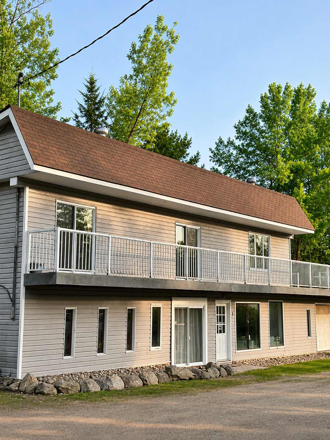 Muskoka 2-bedroom apartments #001 (Pier100)