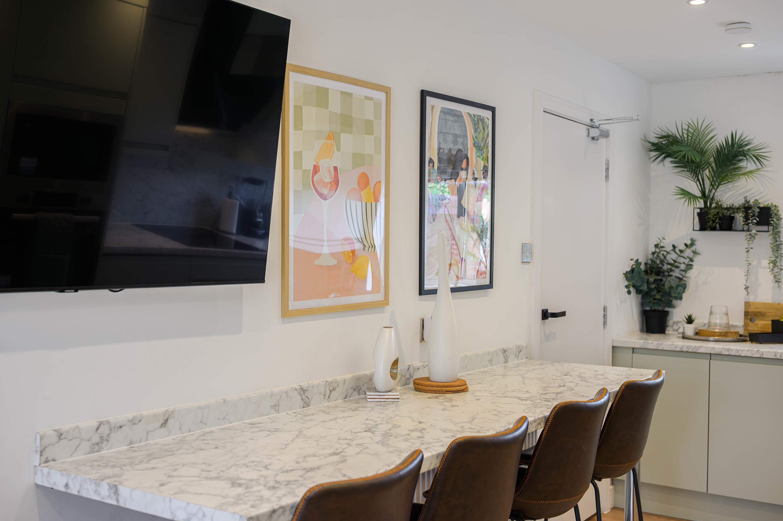 4Bed Salford Quays | Sleeps 8 | 2 Ensuites|Parking in Crowther Avenue 7 M5 3JU - Property image 49 - VivreStays