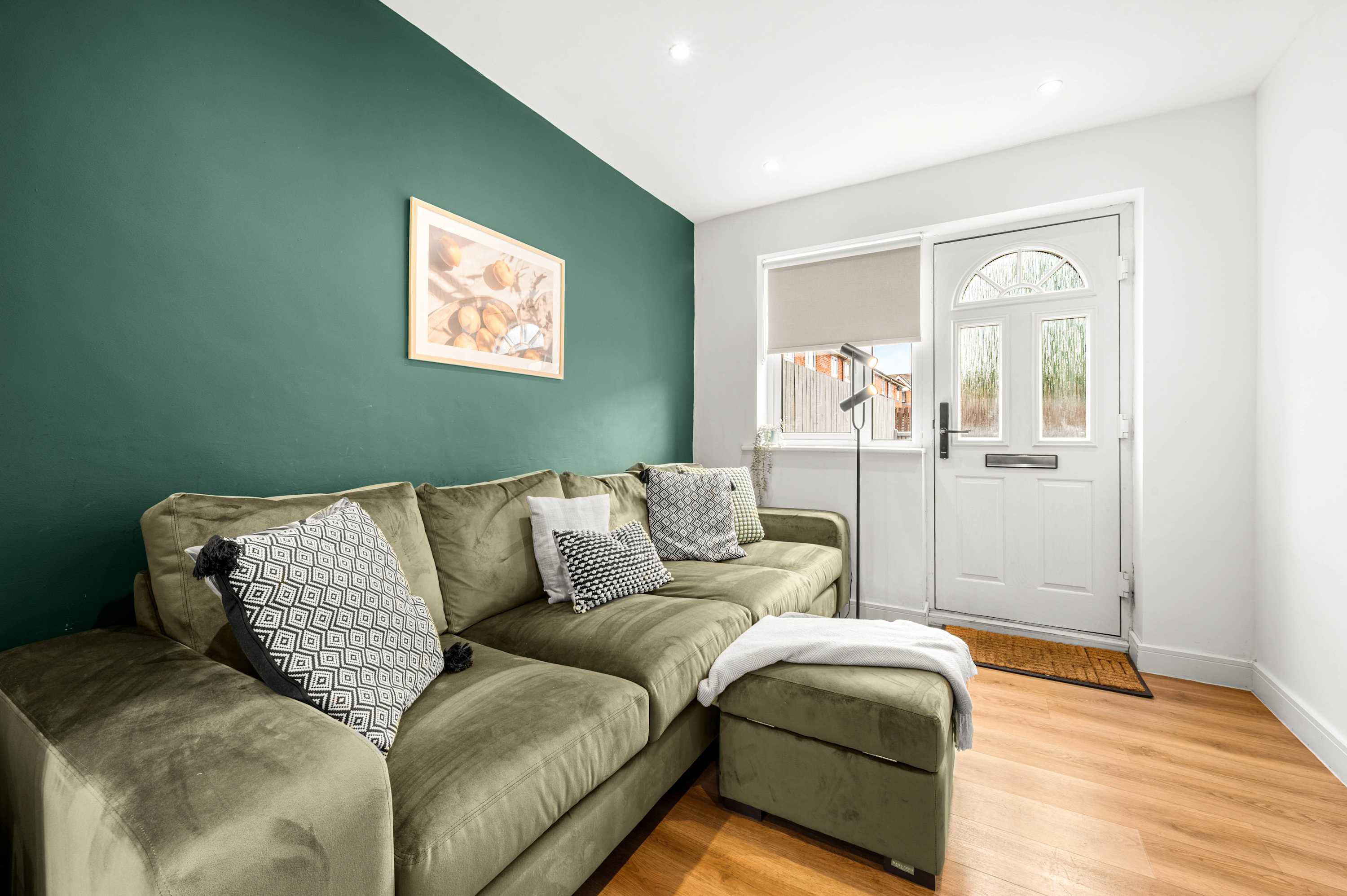 4Bed Salford Quays | Sleeps 8 | 2 Ensuites|Parking in Crowther Avenue 7 M5 3JU - Property image 48 - VivreStays