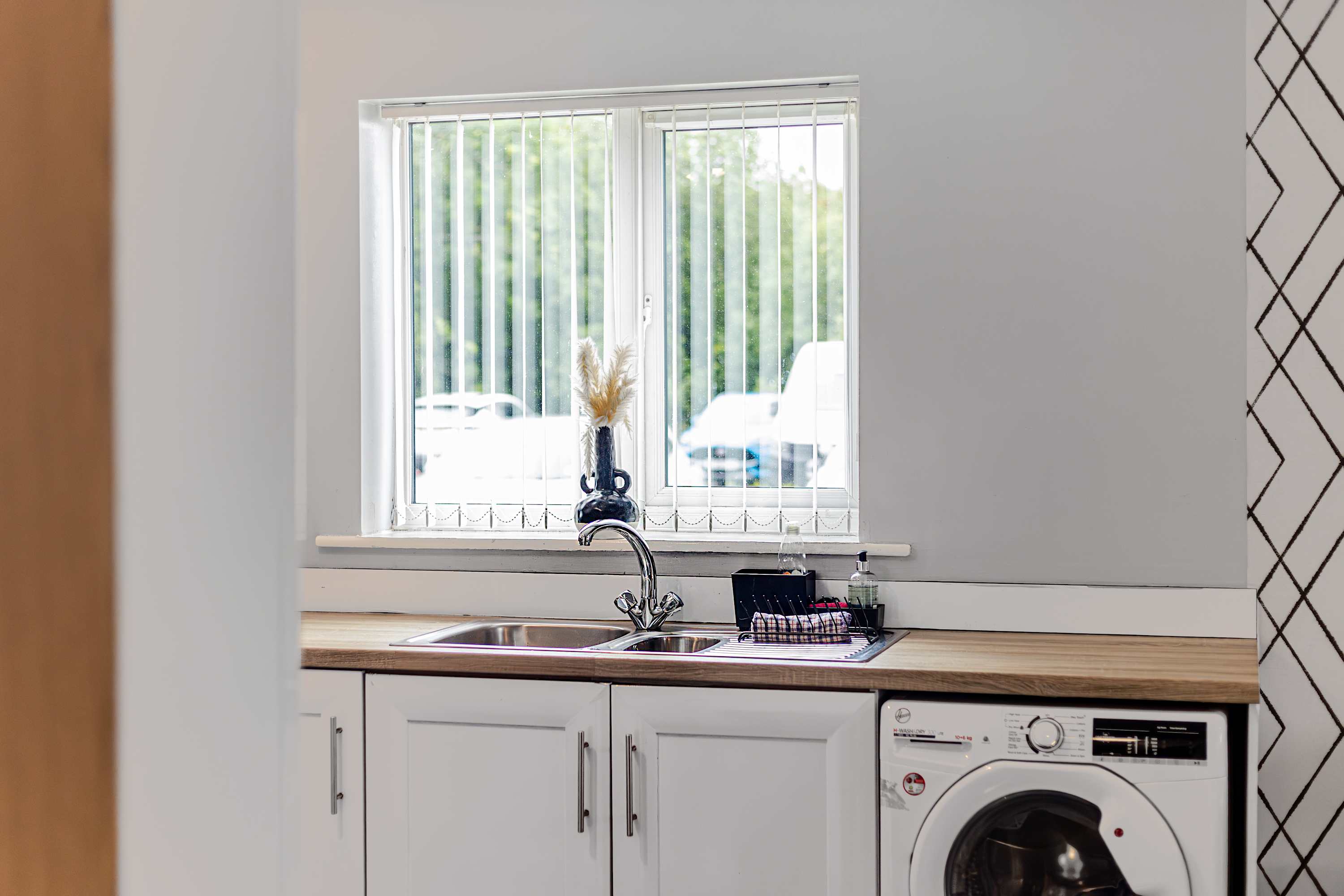 Urban Chic 2-BR Flat Trafford Centre– Free Parking in Forebay Drive M44 6RT - Property image 49 - VivreStays