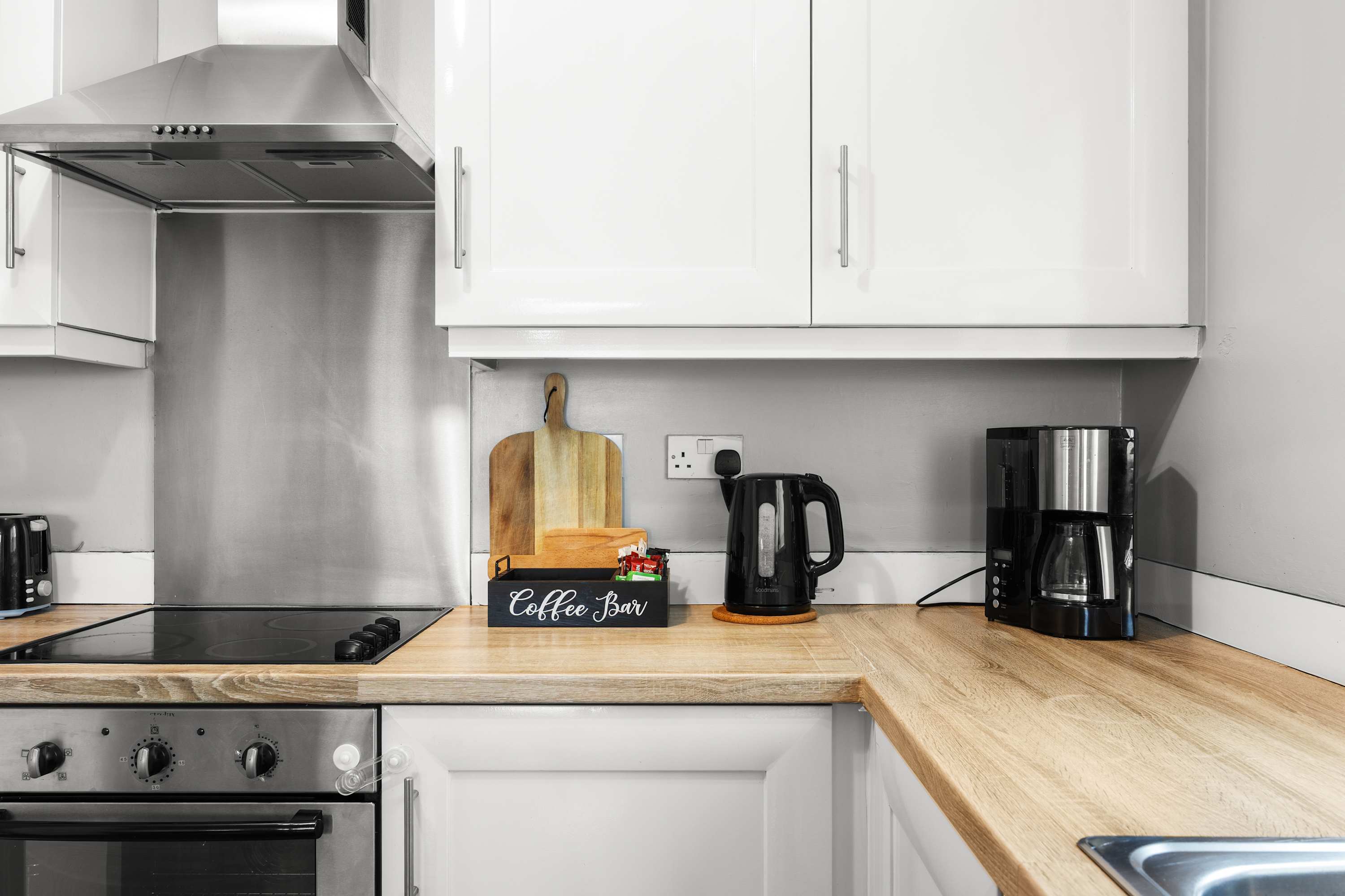 Urban Chic 2-BR Flat Trafford Centre– Free Parking in Forebay Drive M44 6RT - Property image 62 - VivreStays