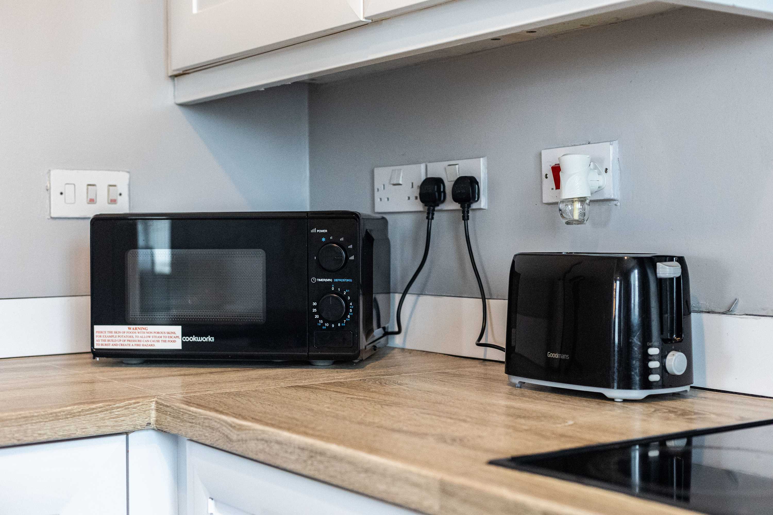 Urban Chic 2-BR Flat Trafford Centre– Free Parking in Forebay Drive M44 6RT - Property image 64 - VivreStays