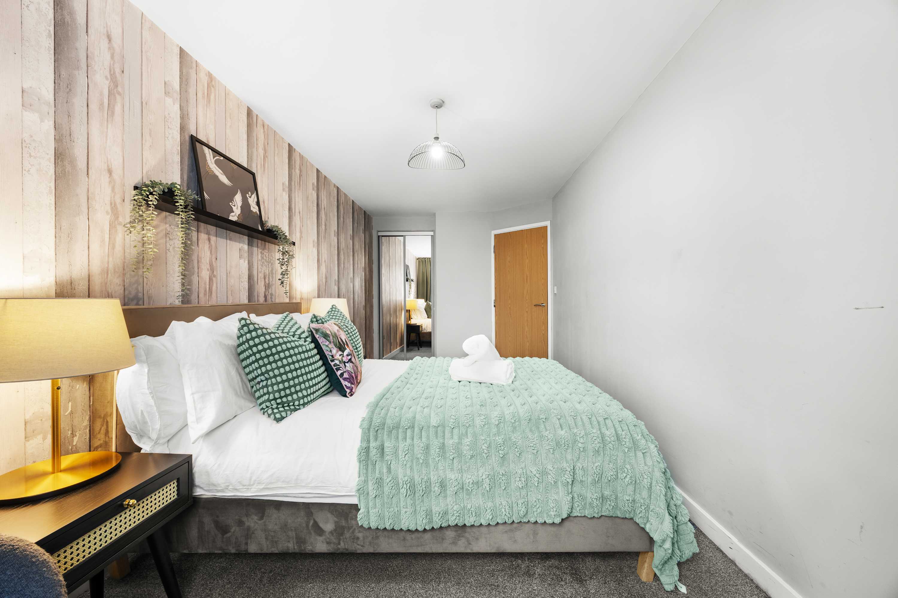 Urban Chic 2-BR Flat Trafford Centre– Free Parking in Forebay Drive M44 6RT - Property image 63 - VivreStays