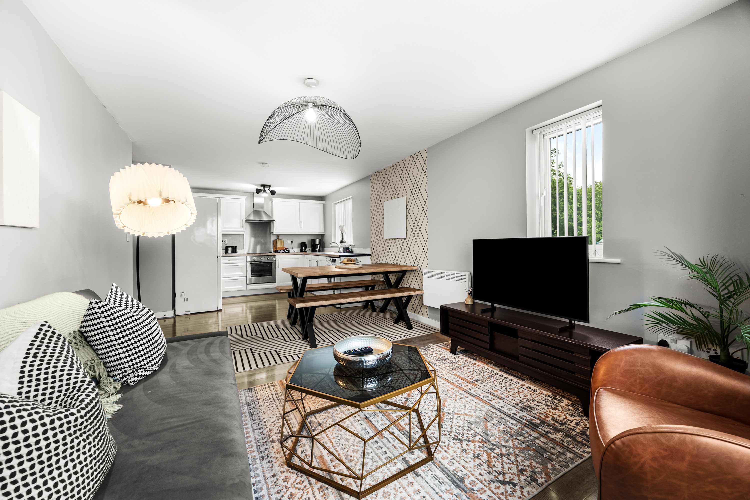 Urban Chic 2-BR Flat Trafford Centre– Free Parking in Forebay Drive M44 6RT - Property image 73 - VivreStays