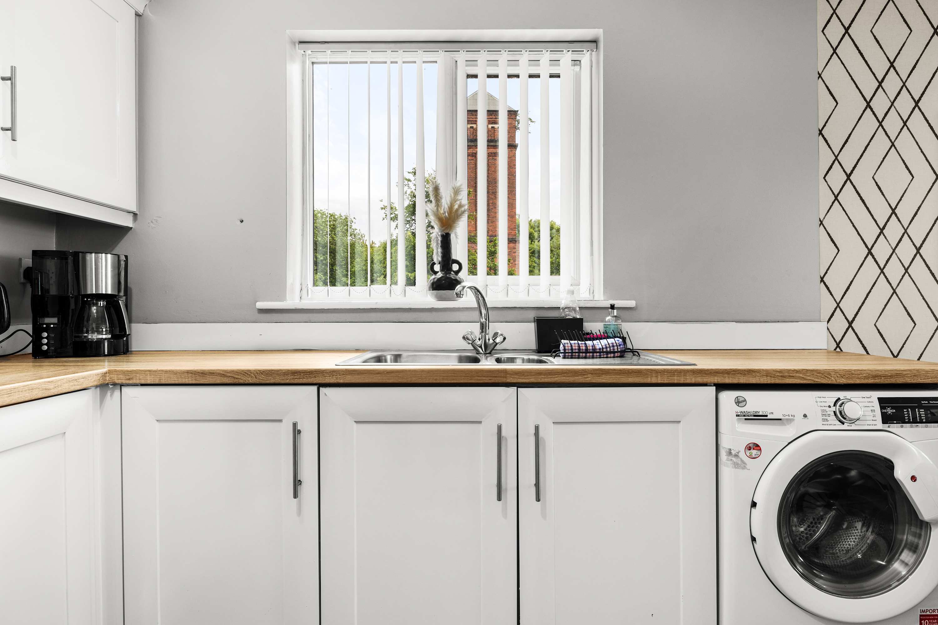 Urban Chic 2-BR Flat Trafford Centre– Free Parking in Forebay Drive M44 6RT - Property image 78 - VivreStays