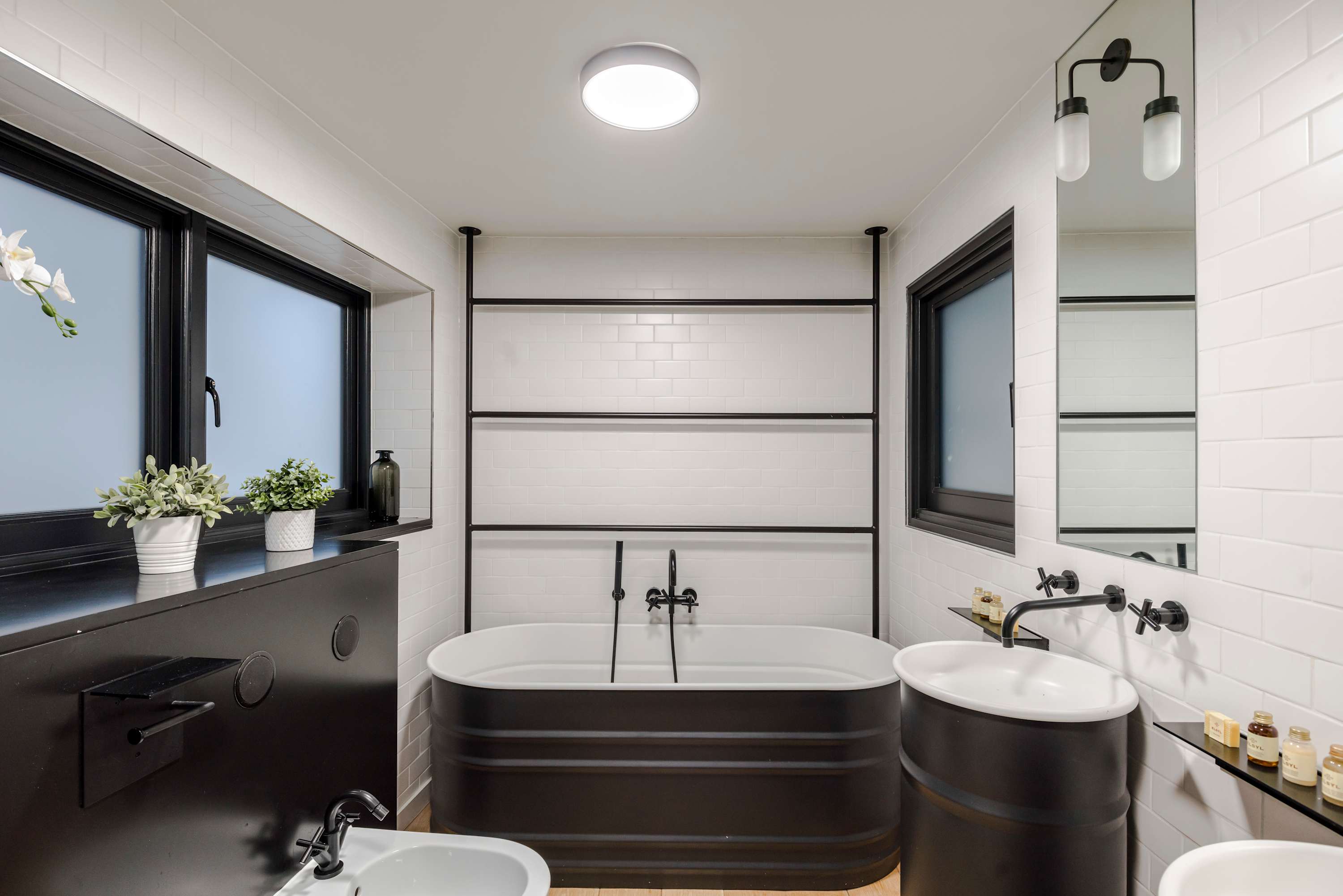 Covent Garden 2-Bed Triplex · Sleeps 6 in Long Acre , 4 WC2E 9LH - Property image 5 - VivreStays