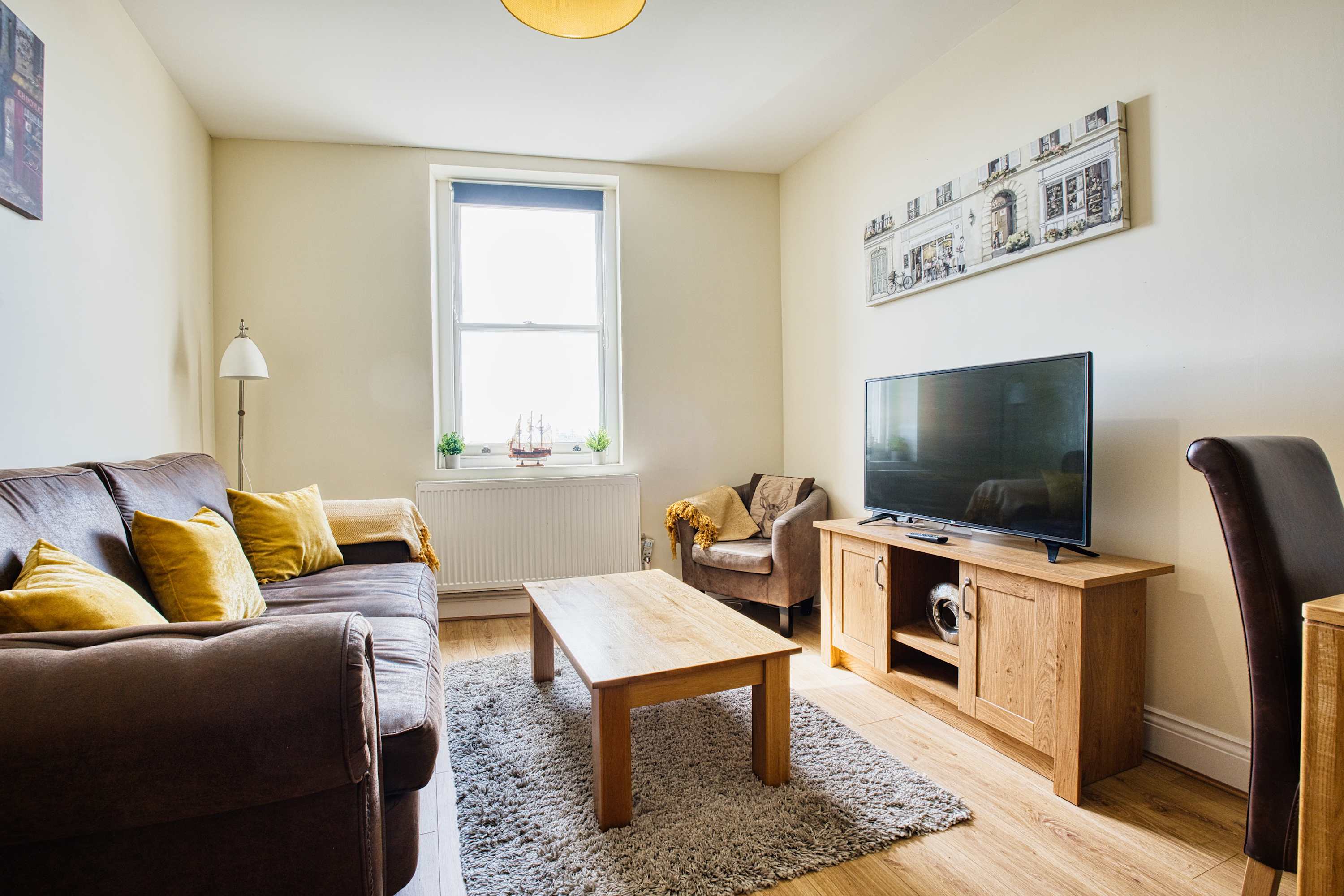 View Harbour View | Central | Iconic View | Coastal Stay in Harbour Parade 49 CT11 8LJ Harbour View | Central | Iconic View | Coastal Stay in Harbour Parade 49 CT11 8LJ - Property image 5 - VivreStays