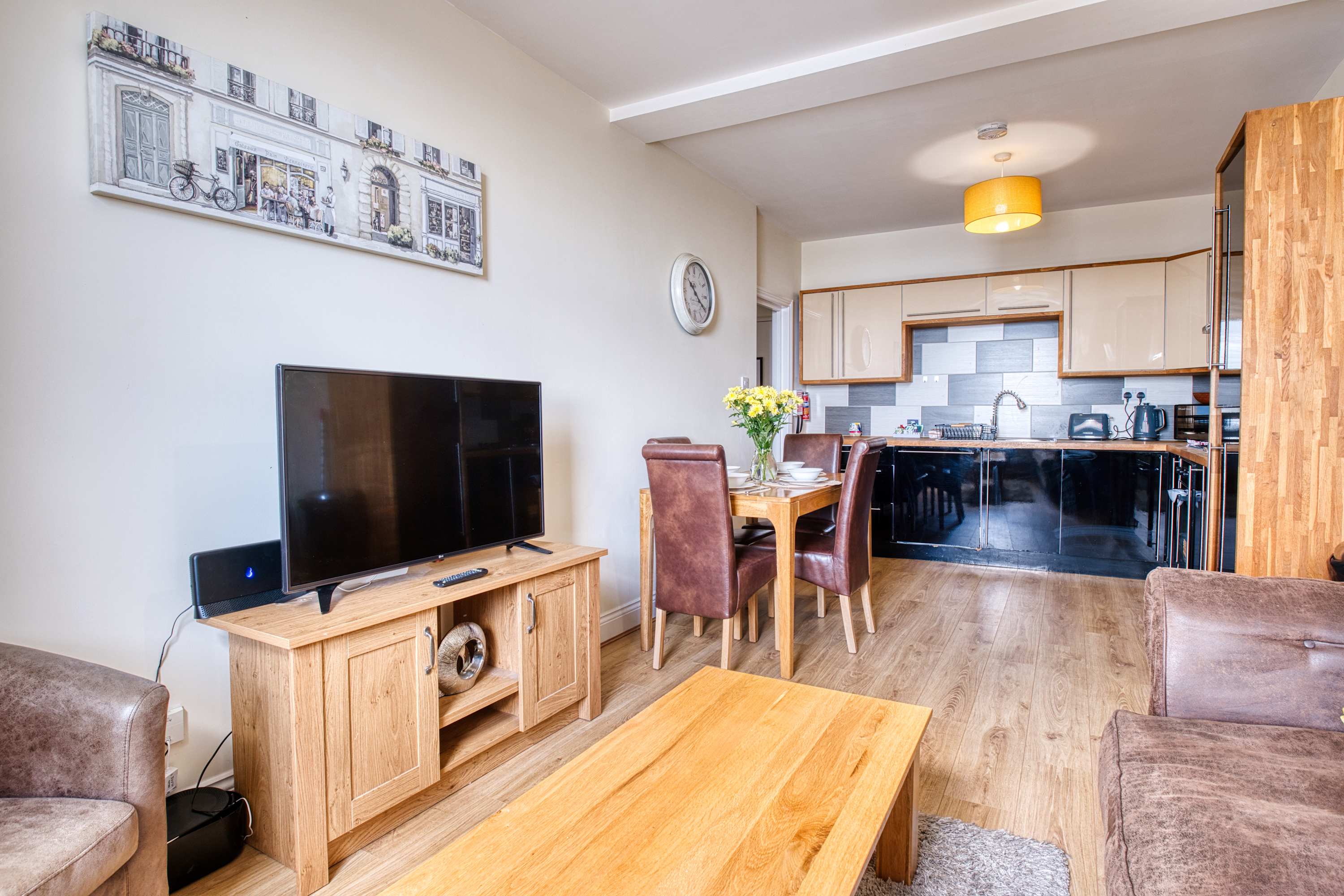 View Harbour View | Central | Iconic View | Coastal Stay in Harbour Parade 49 CT11 8LJ Harbour View | Central | Iconic View | Coastal Stay in Harbour Parade 49 CT11 8LJ - Property image 7 - VivreStays
