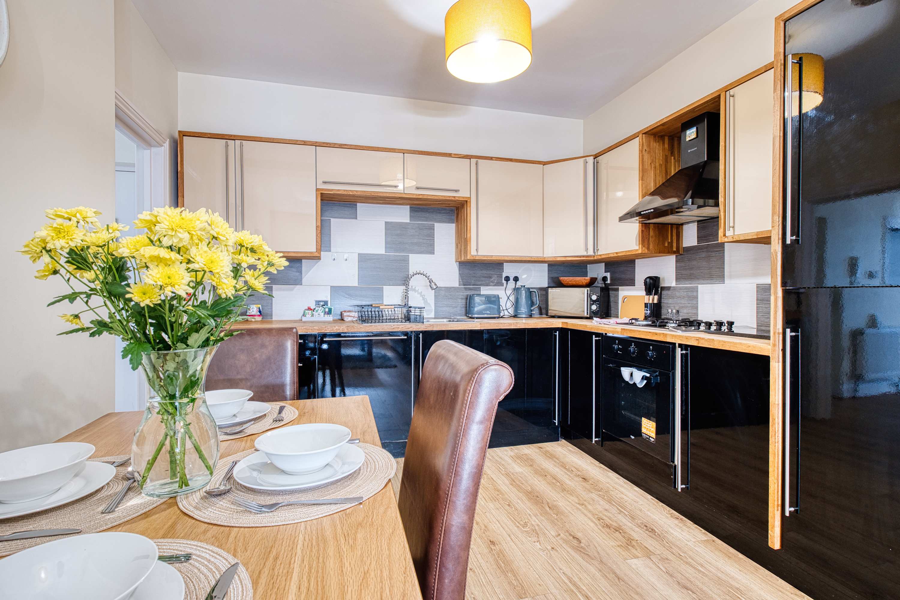 View Harbour View | Central | Iconic View | Coastal Stay in Harbour Parade 49 CT11 8LJ Harbour View | Central | Iconic View | Coastal Stay in Harbour Parade 49 CT11 8LJ - Property image 8 - VivreStays