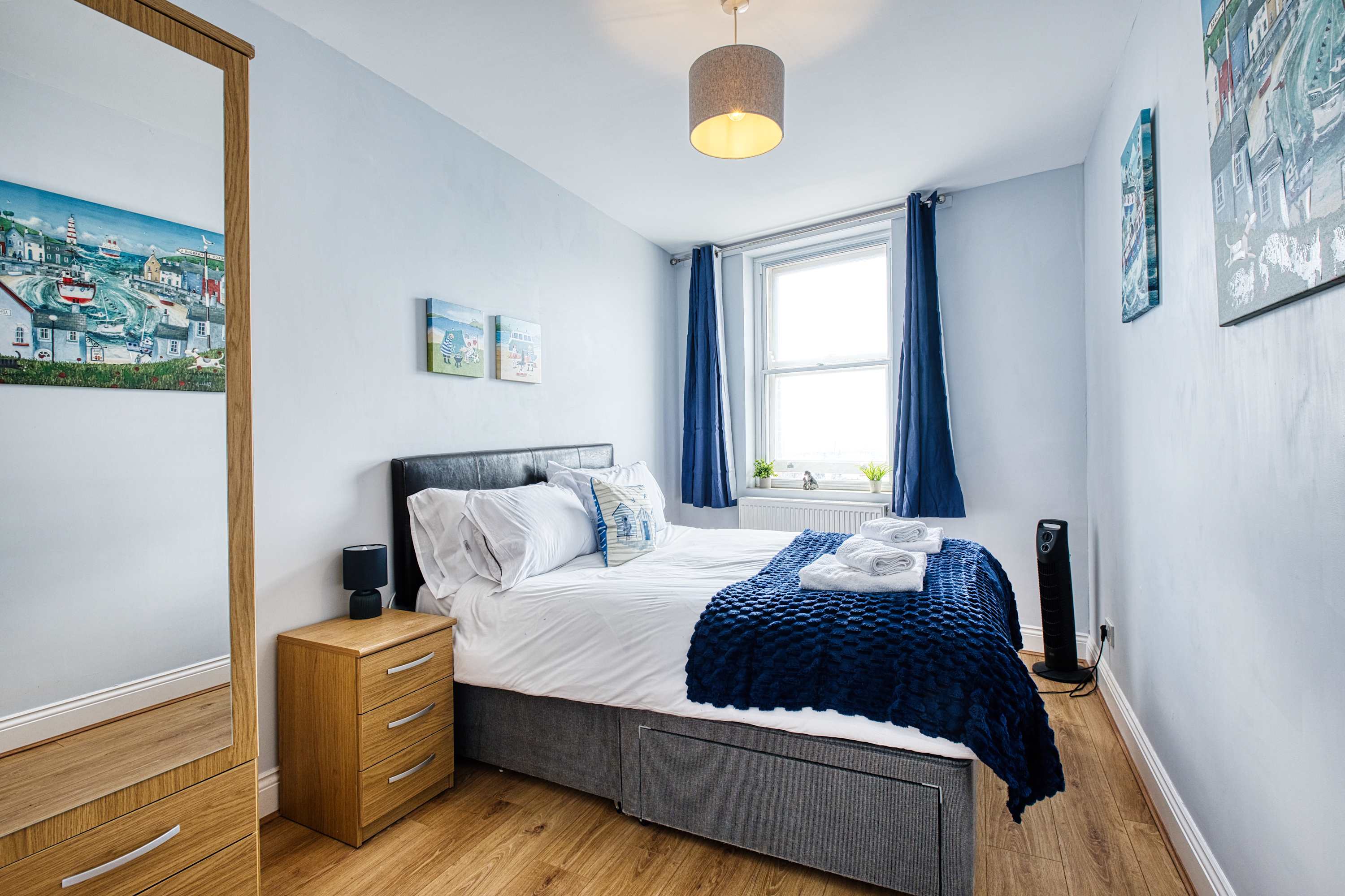 View Harbour View | Central | Iconic View | Coastal Stay in Harbour Parade 49 CT11 8LJ Harbour View | Central | Iconic View | Coastal Stay in Harbour Parade 49 CT11 8LJ - Property image 9 - VivreStays