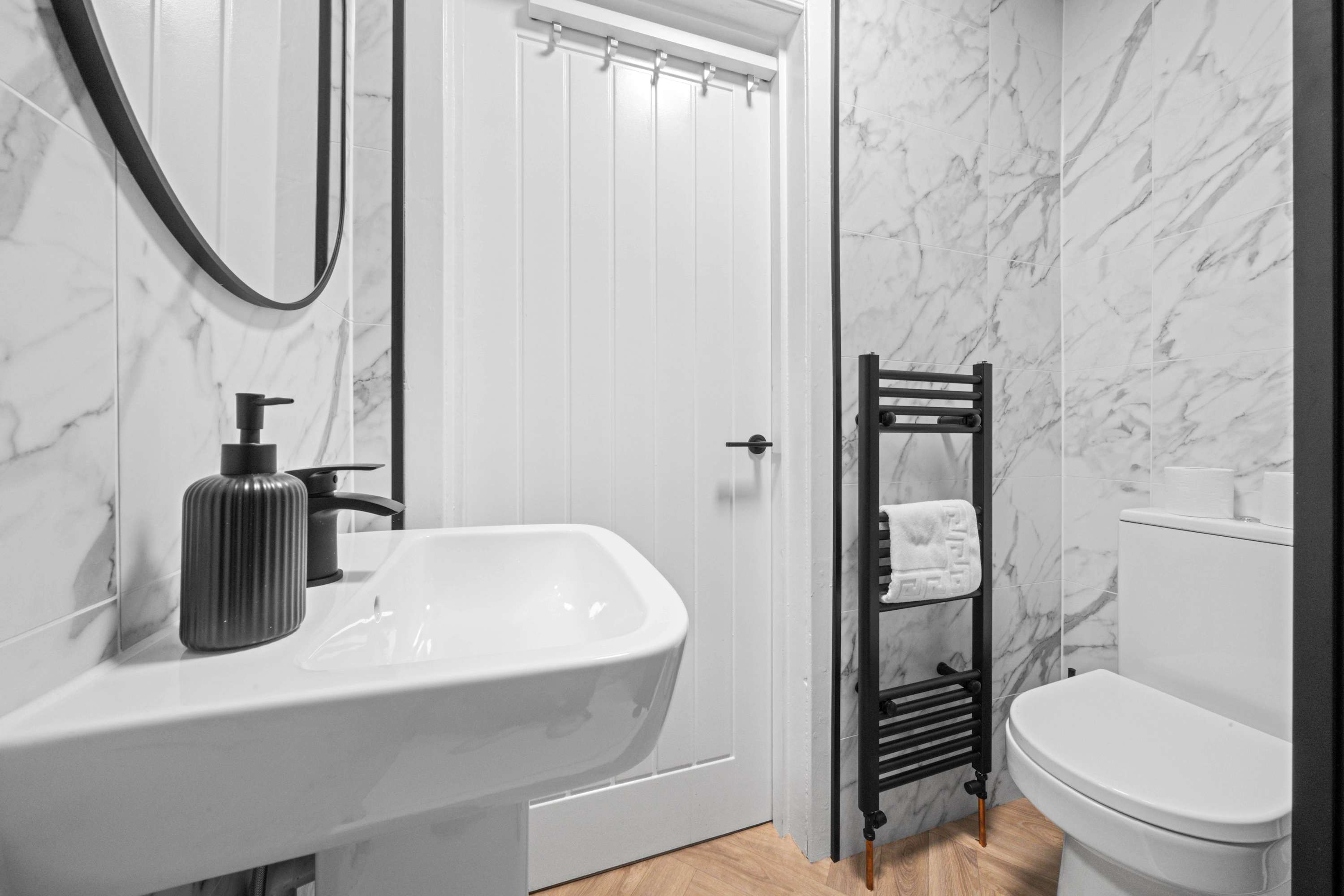 Stylish Ground Floor Apt - City Centre & Murrayfield in Edinburgh EH11 - Property image 16 - VivreStays