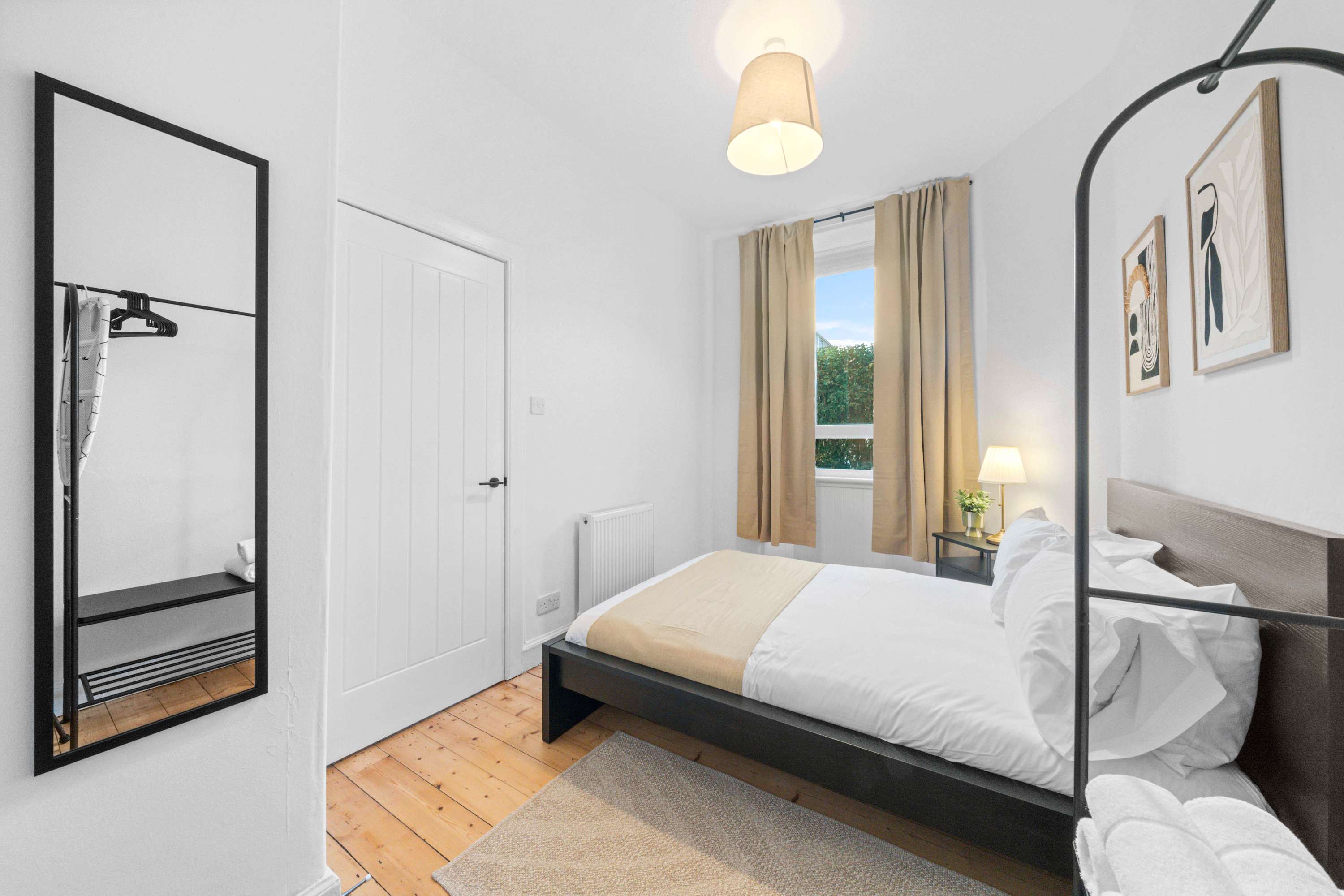 Stylish Ground Floor Apt - City Centre & Murrayfield in Edinburgh EH11 - Property image 8 - VivreStays