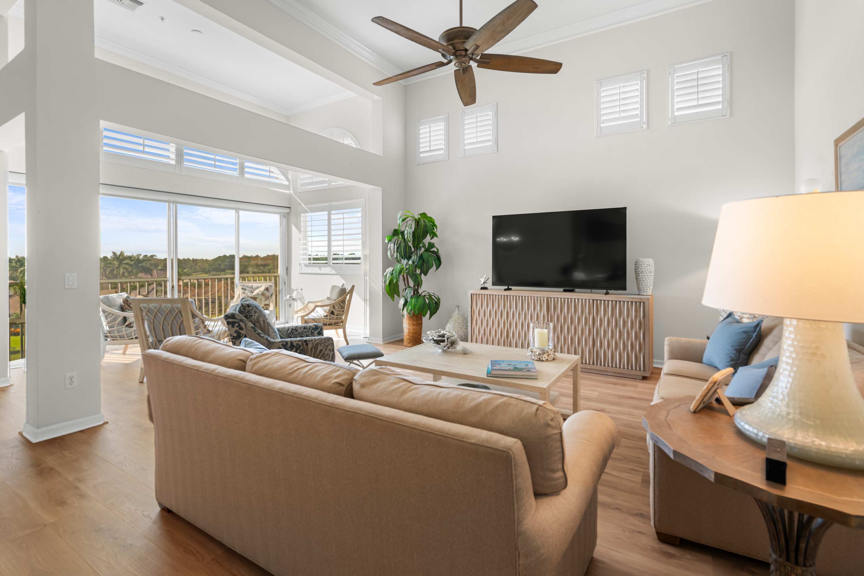 Gorgeous Penthouse Condo in Pelican Marsh in Naples, FL