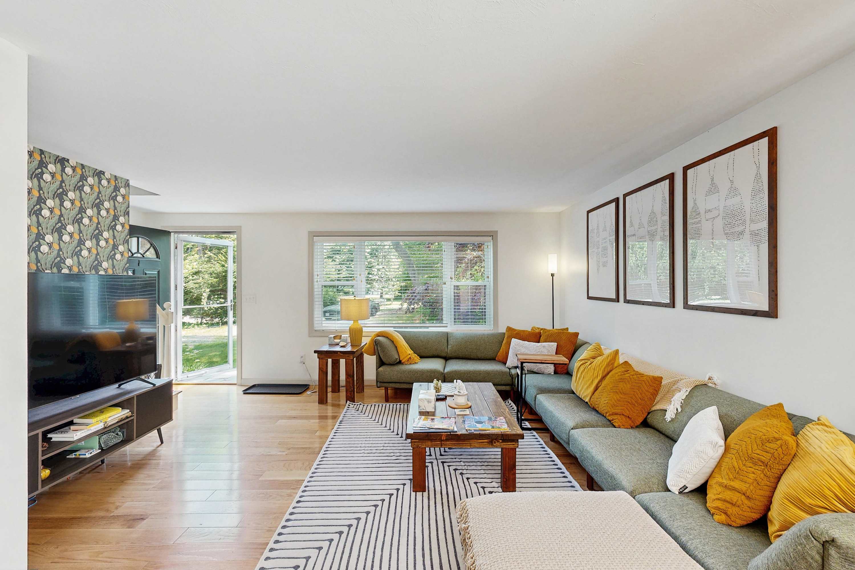 Charming Centerville Escape Near Craigville Beach