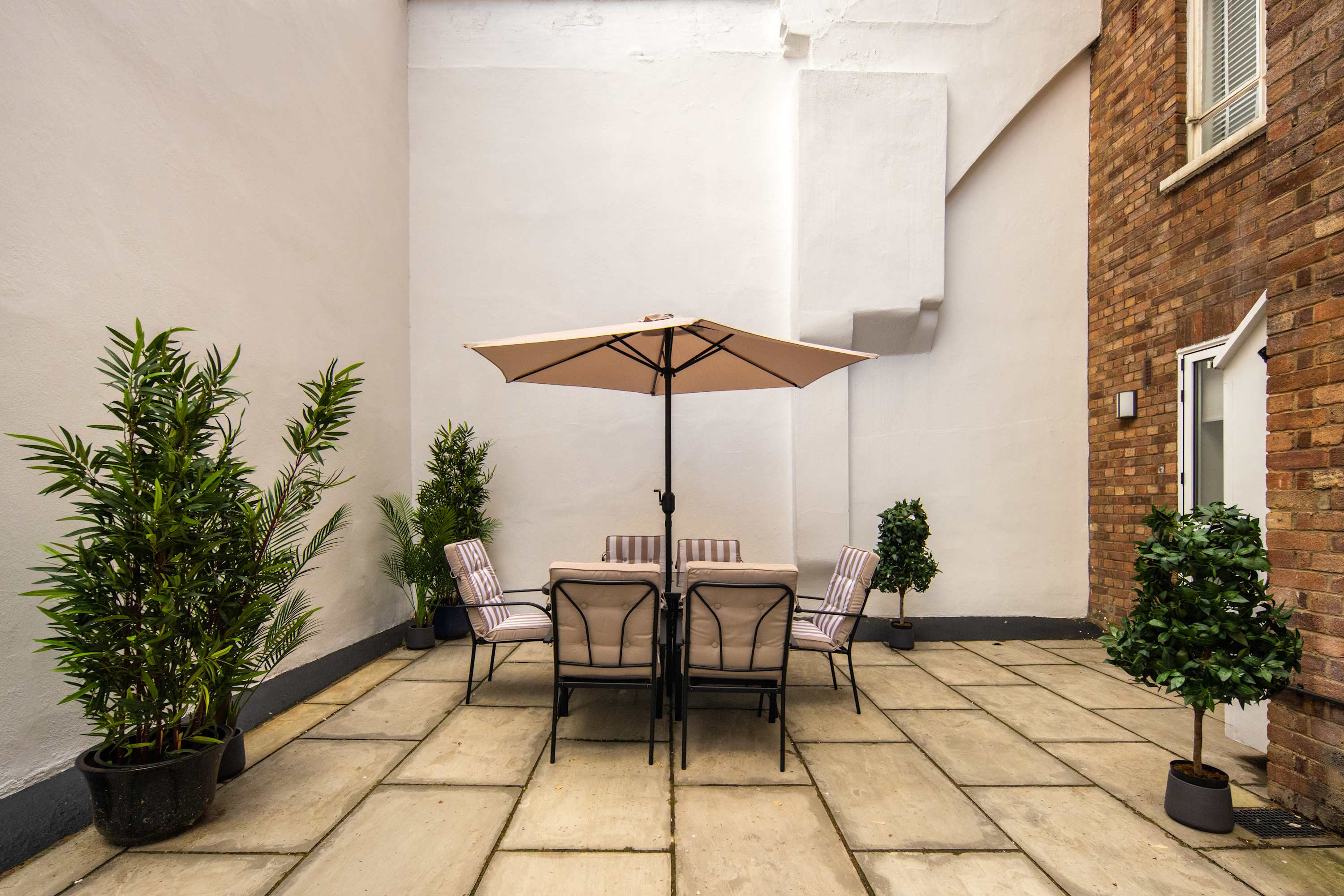 10 Mins Walk to Bond Street, Marylebone Retreat