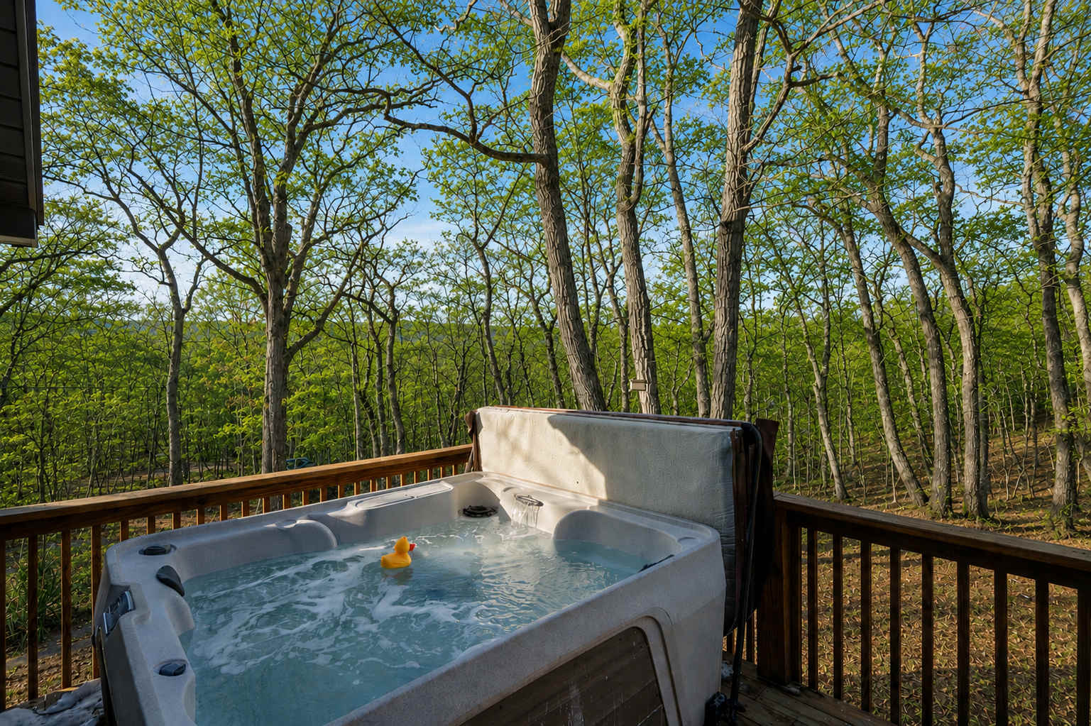 Cozy Cabin w/ Hot Tub, Fire Pit & Loft Getaway