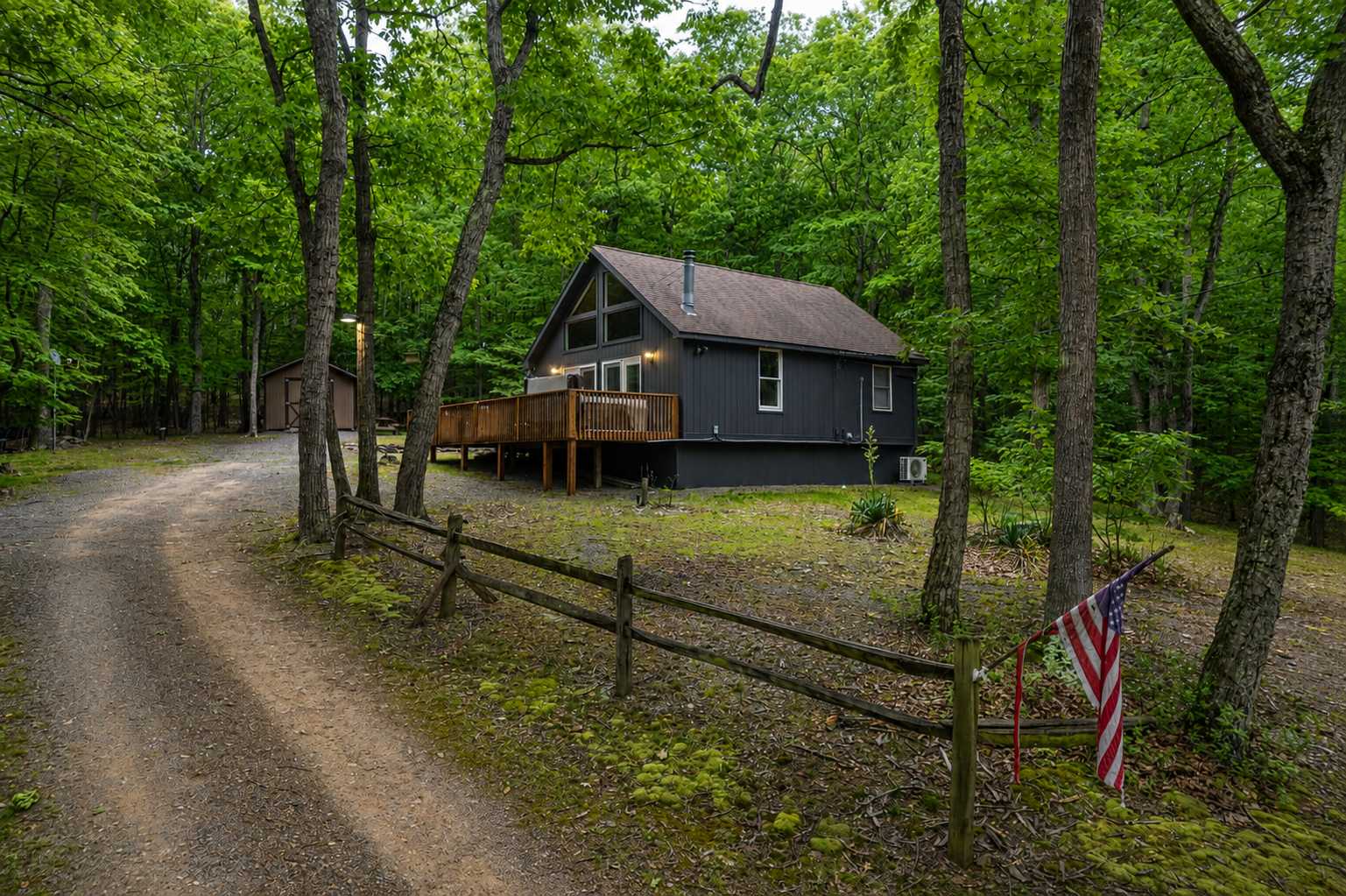 Cozy Cabin w/ Hot Tub, Fire Pit & Loft Getaway