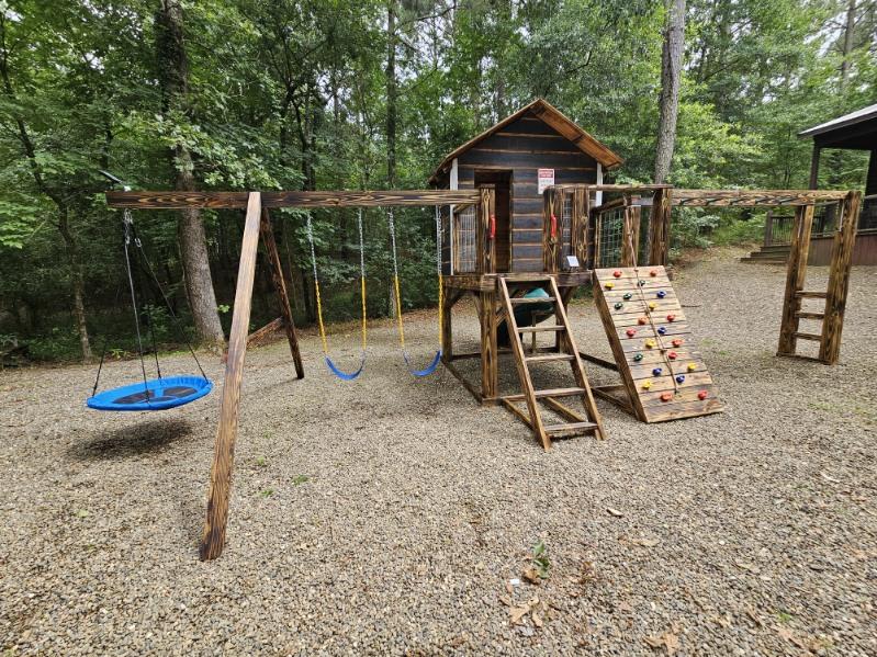 Lazy Daze Lodge - Hot Tub and New Custom Playset!