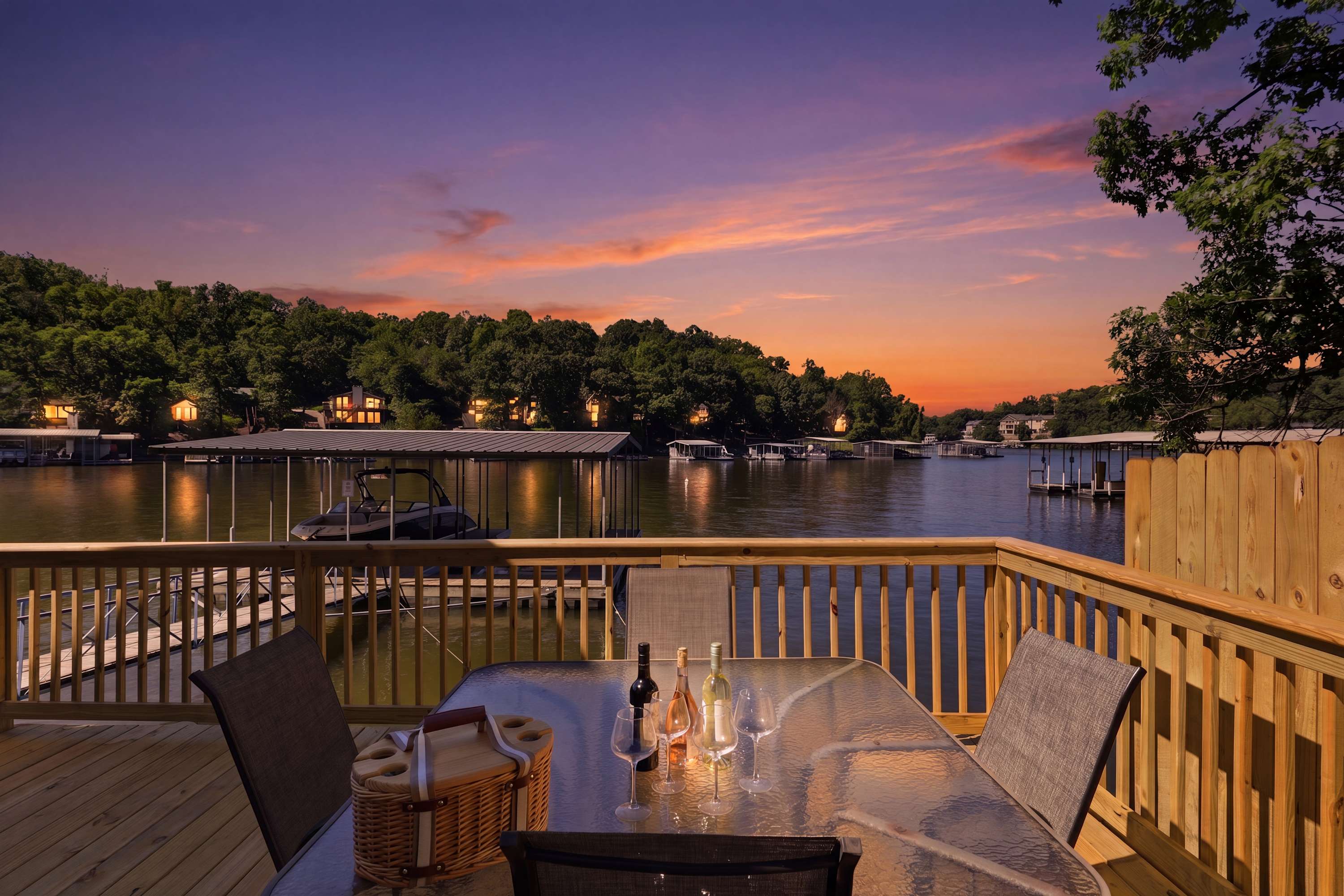 Private Dock|Deck|LakeHouse|Lake Front|3bd 2bth