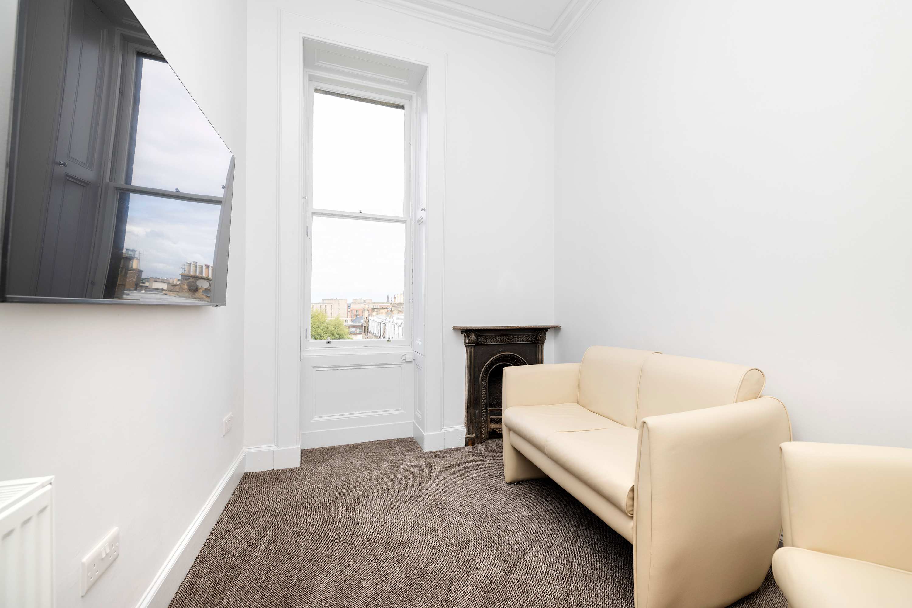 View Spacious City-Centre Home with Garden Access in Gillespie Crescent 40 EH10 4HX Spacious City-Centre Home with Garden Access in Gillespie Crescent 40 EH10 4HX - Property image 20 - VivreStays