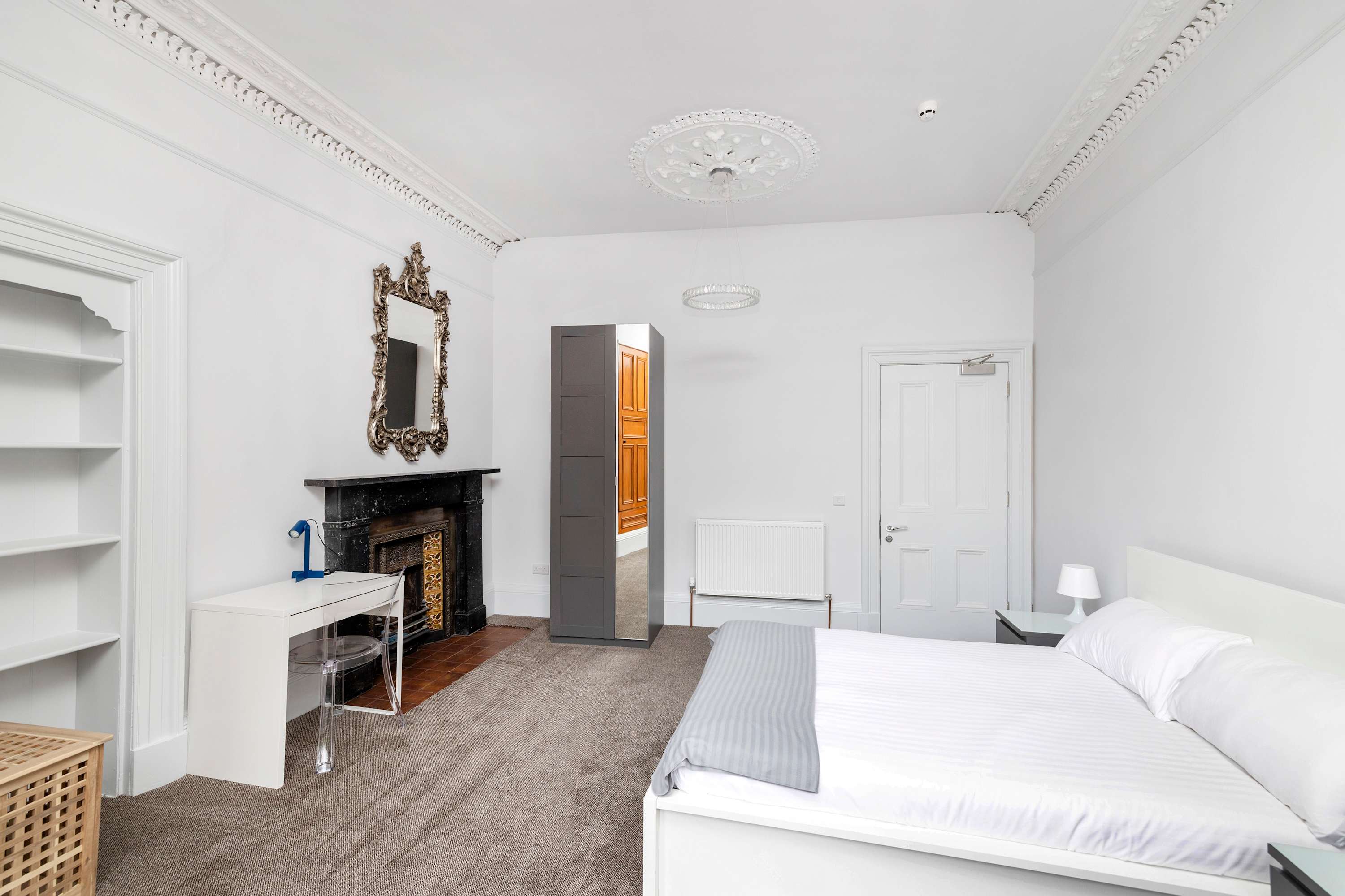 View Spacious City-Centre Home with Garden Access in Gillespie Crescent 40 EH10 4HX Spacious City-Centre Home with Garden Access in Gillespie Crescent 40 EH10 4HX - Property image 27 - VivreStays