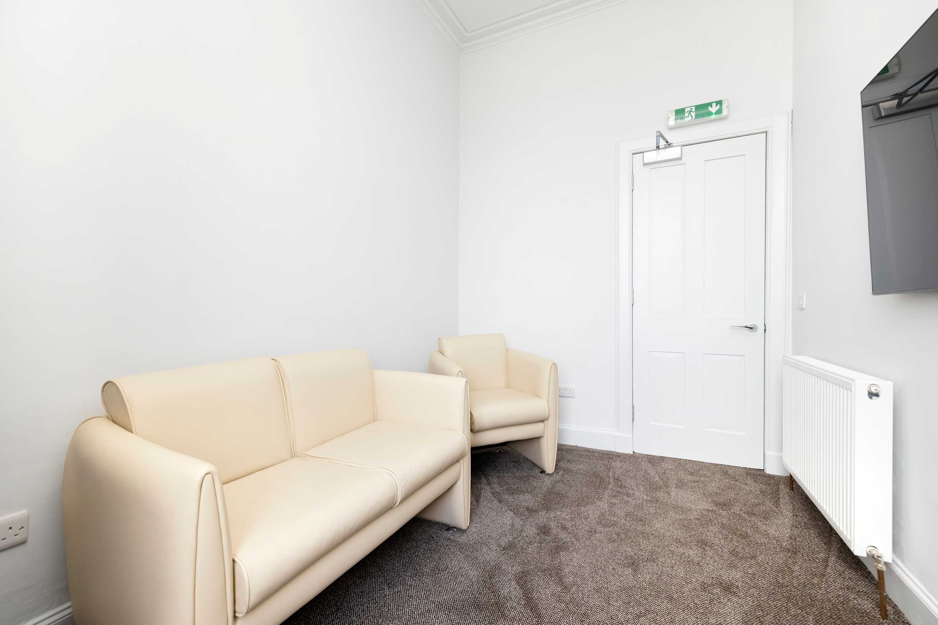 View Spacious City-Centre Home with Garden Access in Gillespie Crescent 40 EH10 4HX Spacious City-Centre Home with Garden Access in Gillespie Crescent 40 EH10 4HX - Property image 19 - VivreStays