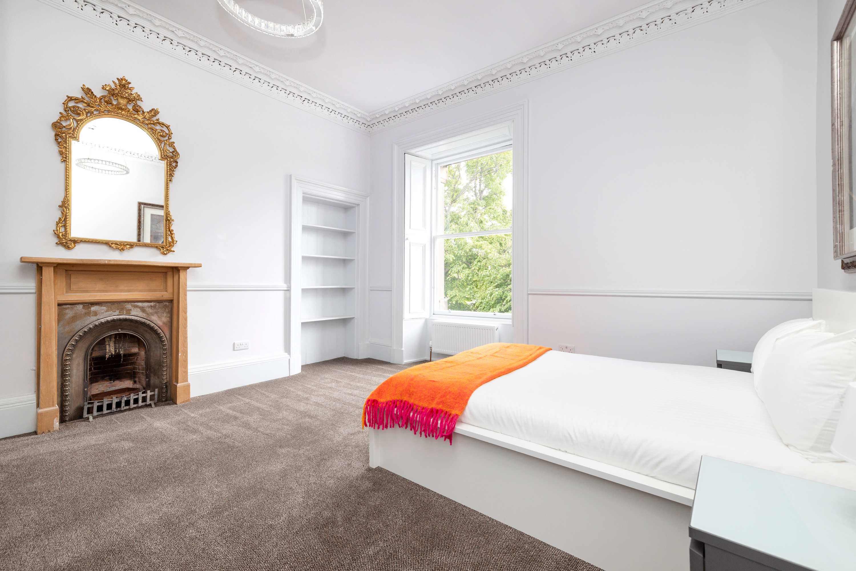 View Spacious City-Centre Home with Garden Access in Gillespie Crescent 40 EH10 4HX Spacious City-Centre Home with Garden Access in Gillespie Crescent 40 EH10 4HX - Property image 28 - VivreStays