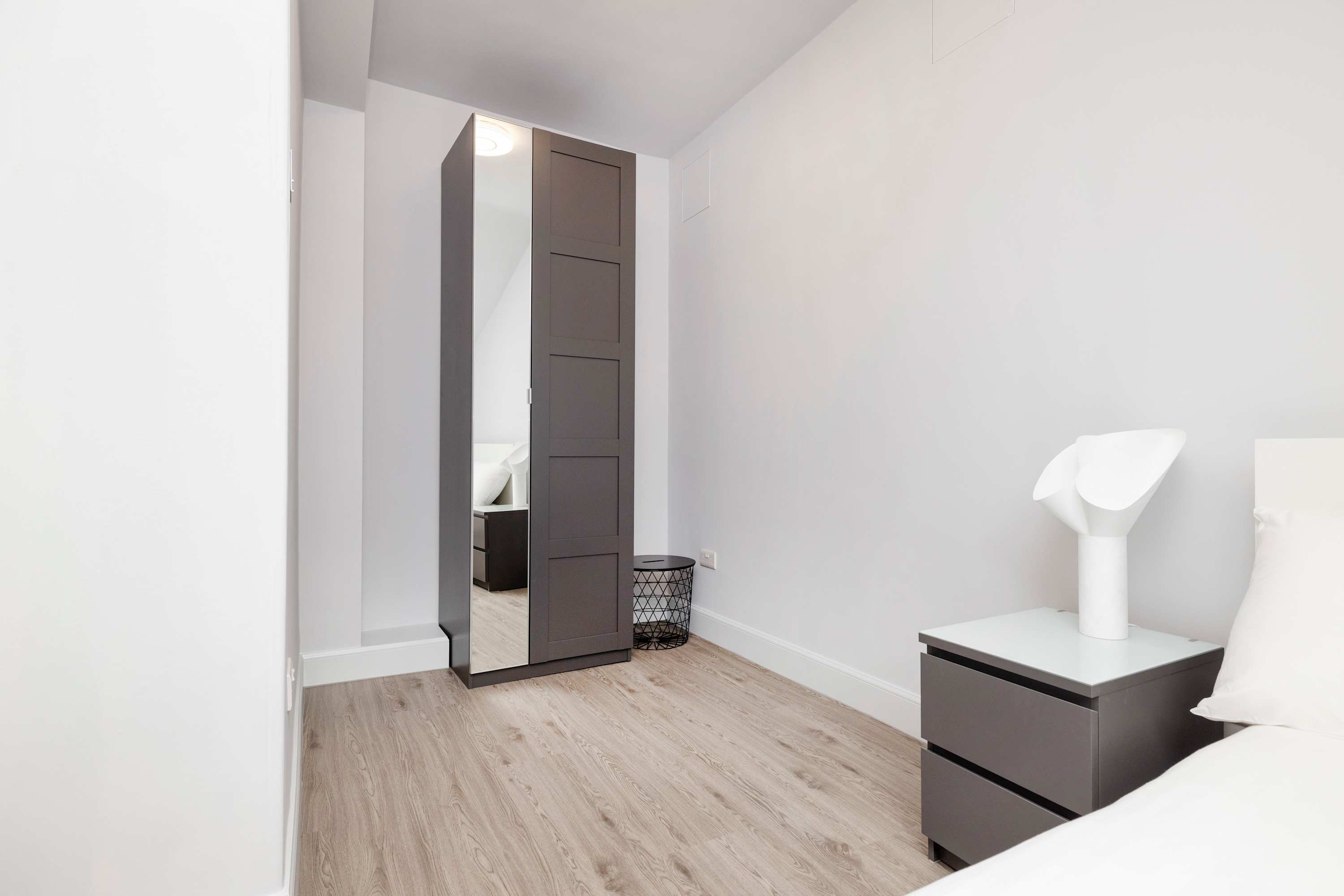 View Spacious City-Centre Home with Garden Access in Gillespie Crescent 40 EH10 4HX Spacious City-Centre Home with Garden Access in Gillespie Crescent 40 EH10 4HX - Property image 31 - VivreStays