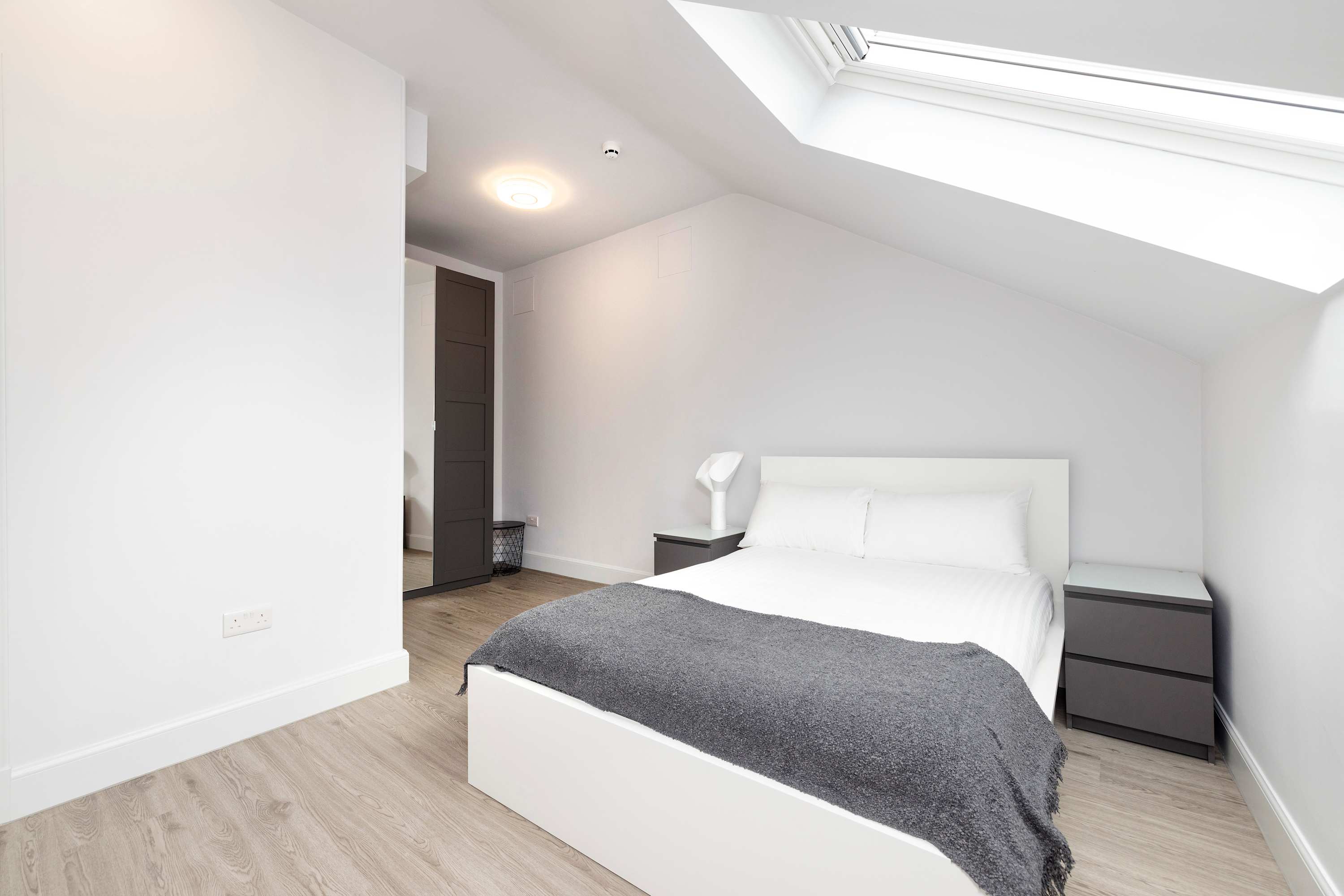 View Spacious City-Centre Home with Garden Access in Gillespie Crescent 40 EH10 4HX Spacious City-Centre Home with Garden Access in Gillespie Crescent 40 EH10 4HX - Property image 30 - VivreStays