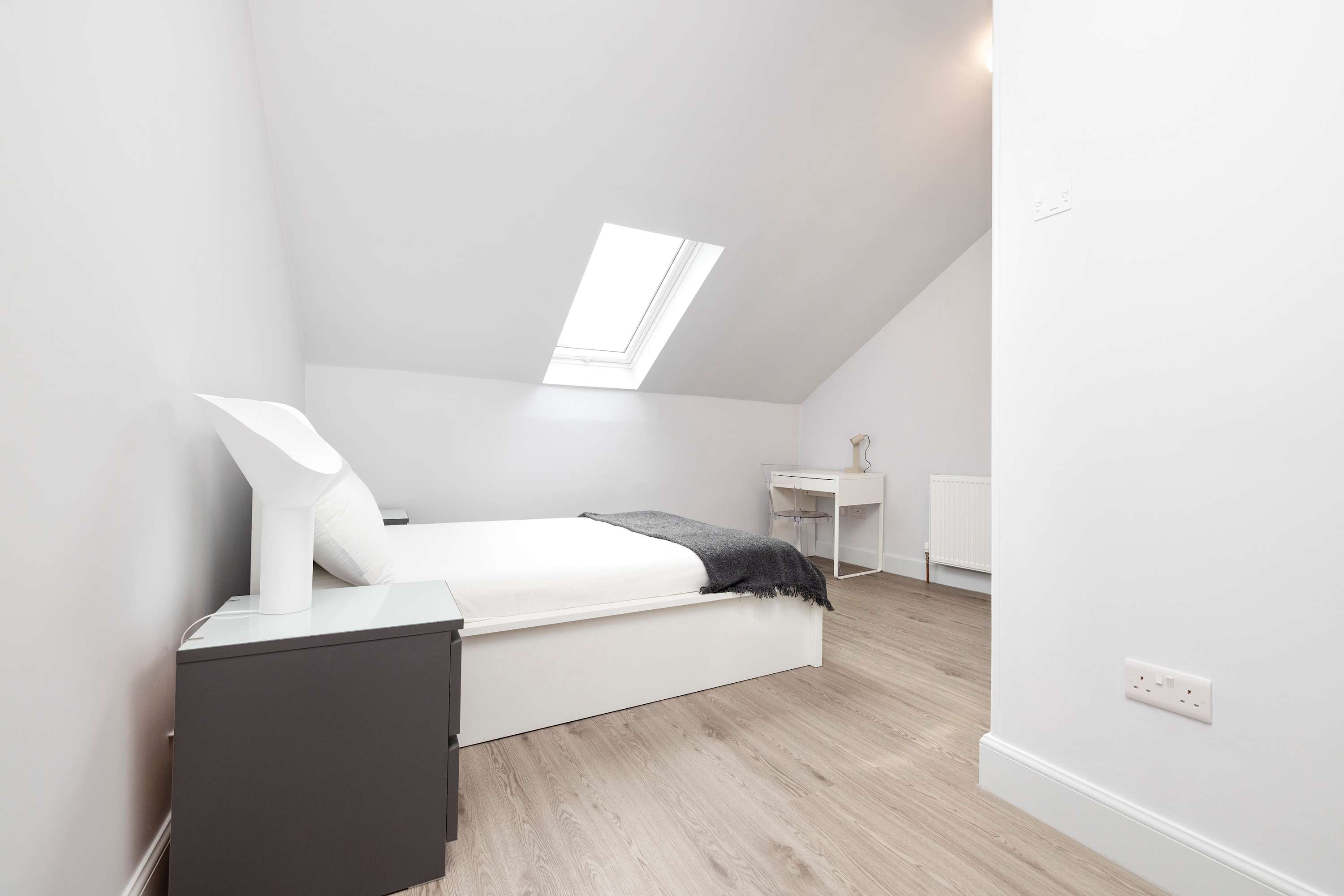 View Spacious City-Centre Home with Garden Access in Gillespie Crescent 40 EH10 4HX Spacious City-Centre Home with Garden Access in Gillespie Crescent 40 EH10 4HX - Property image 32 - VivreStays