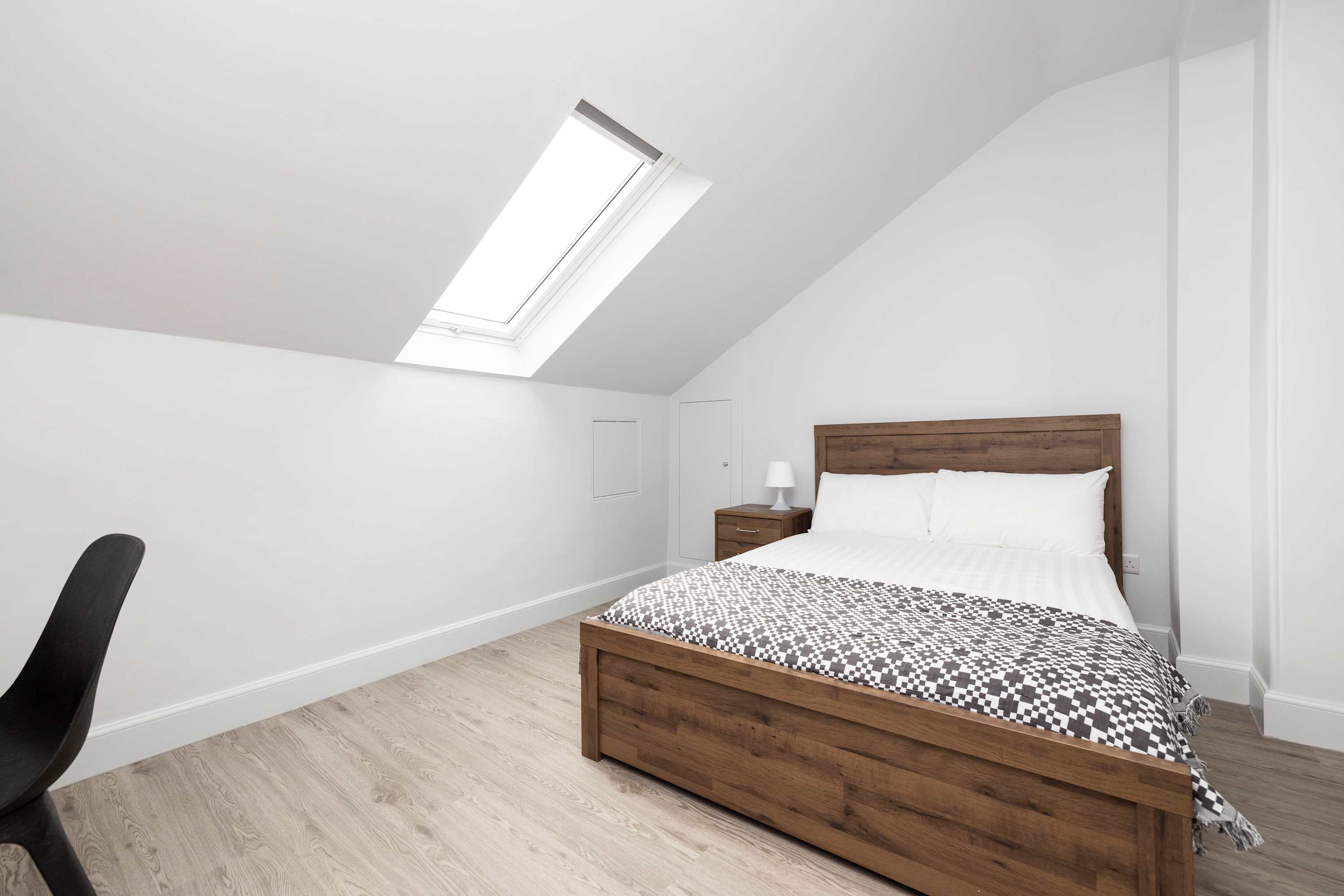 View Spacious City-Centre Home with Garden Access in Gillespie Crescent 40 EH10 4HX Spacious City-Centre Home with Garden Access in Gillespie Crescent 40 EH10 4HX - Property image 17 - VivreStays