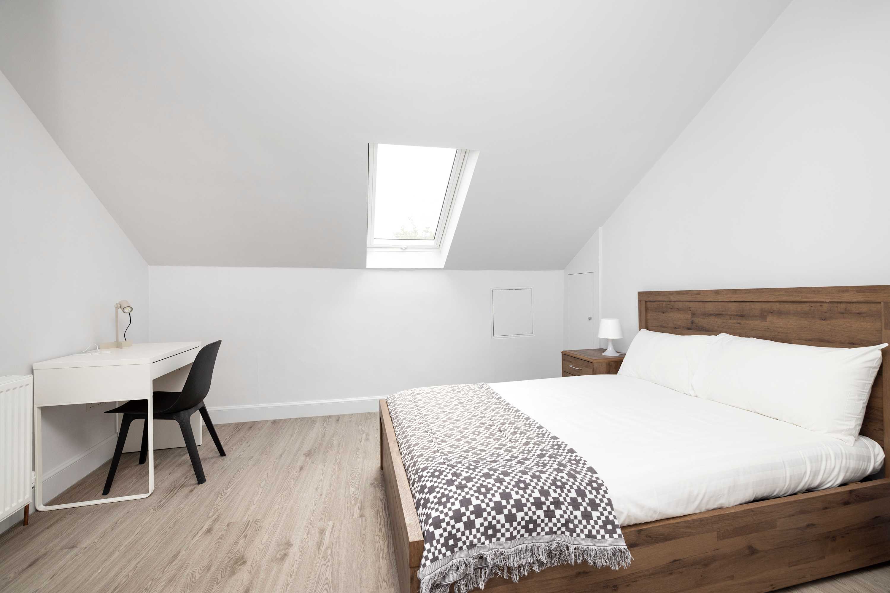 View Spacious City-Centre Home with Garden Access in Gillespie Crescent 40 EH10 4HX Spacious City-Centre Home with Garden Access in Gillespie Crescent 40 EH10 4HX - Property image 12 - VivreStays