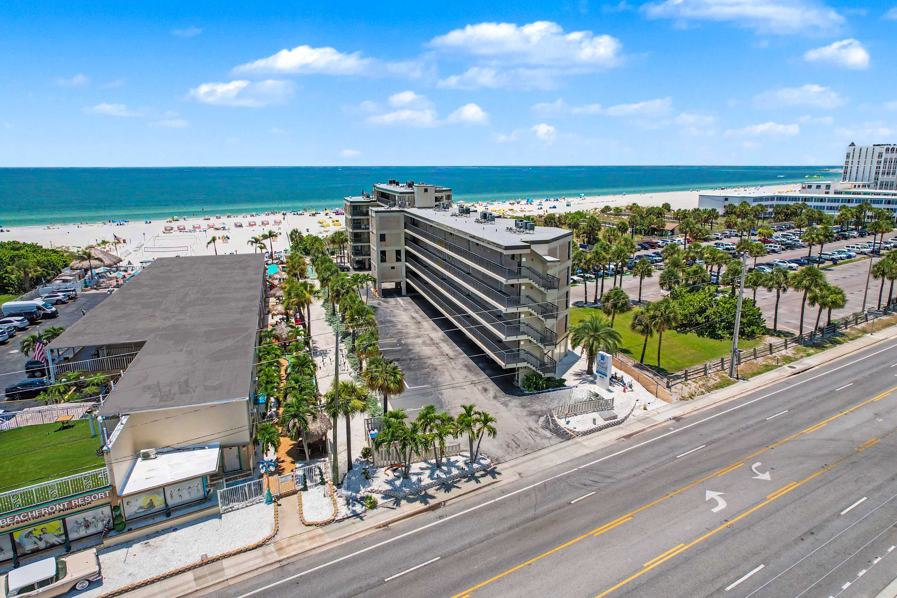 Inviting gem on St Pete Beach with AC and washer dryer snowbird friendly