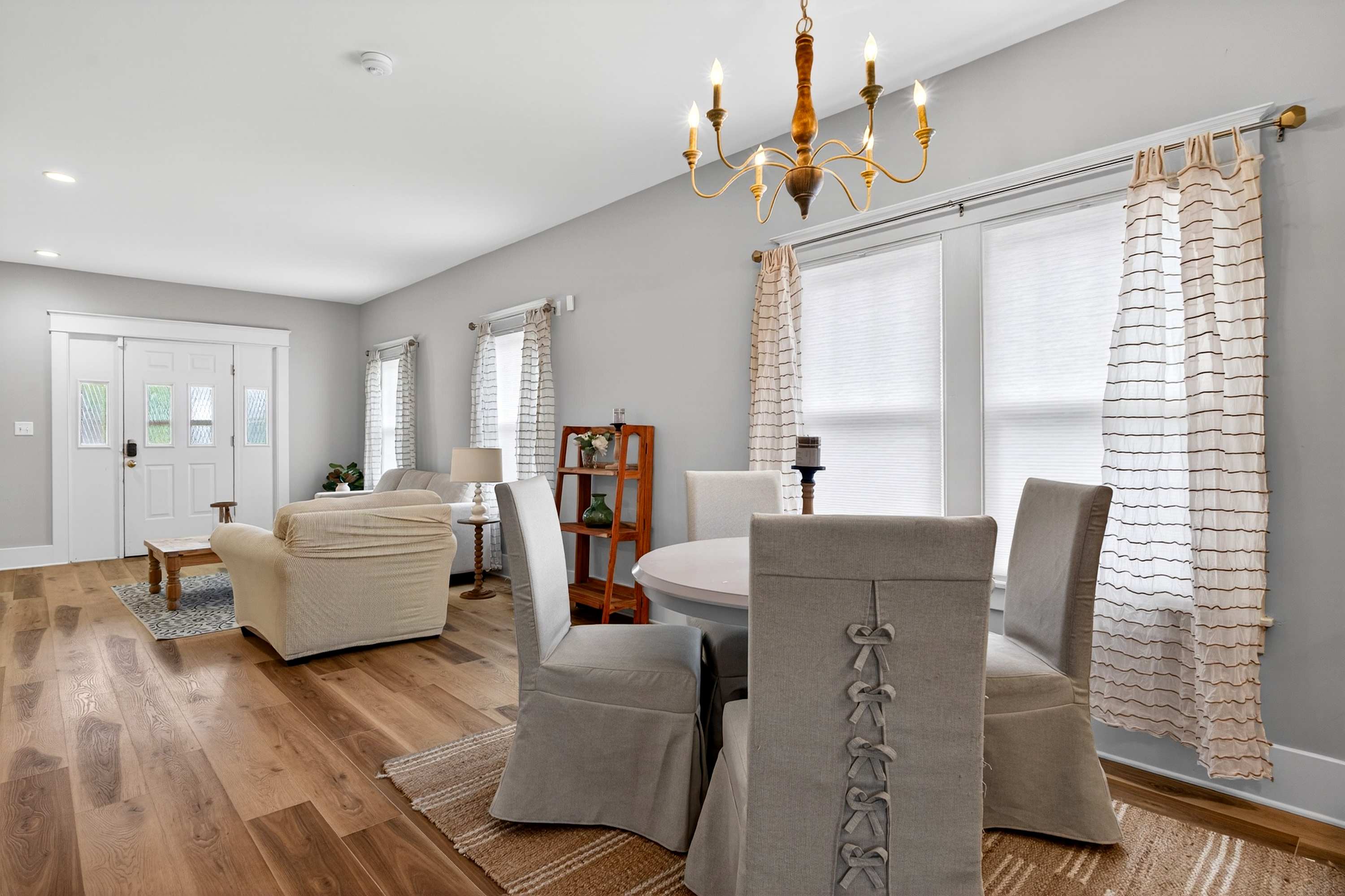 Grand Louisville estate near Historic Churchill!
