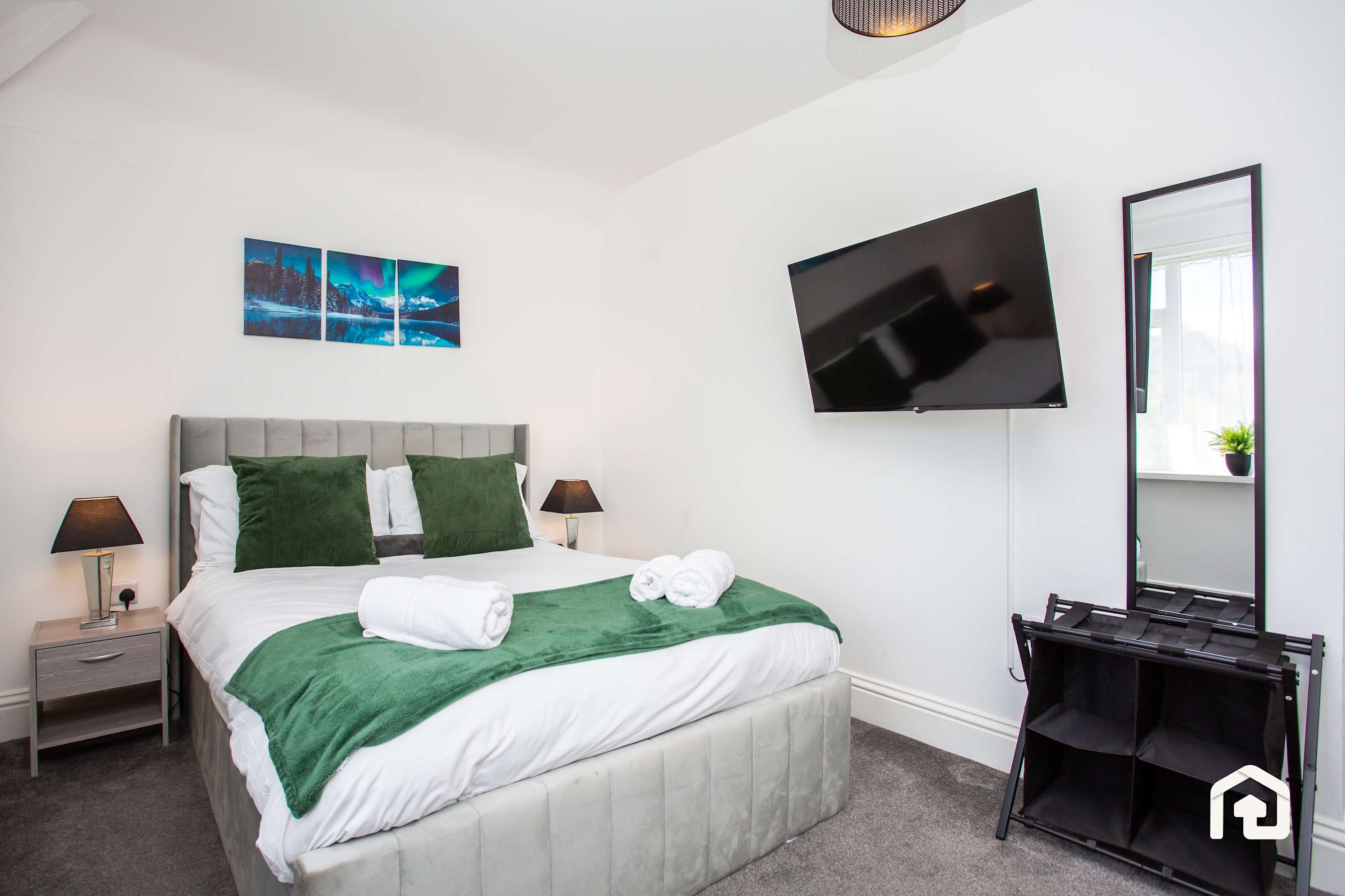 Vacant Nests  Spacious 3BR house Free parking in Pringle Place 46 DH7 7JD - Property image 39 - VivreStays