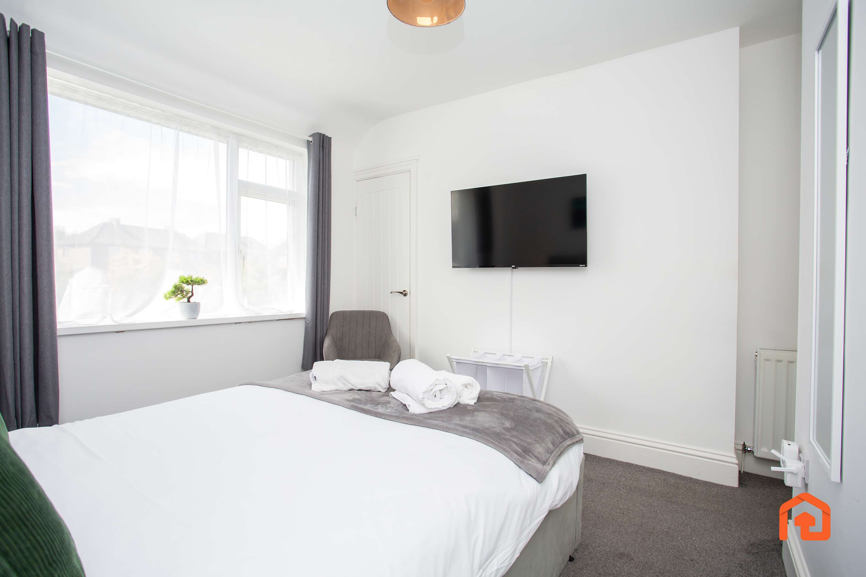 Vacant Nests  Spacious 3BR house Free parking in Pringle Place 46 DH7 7JD - Property image 45 - VivreStays