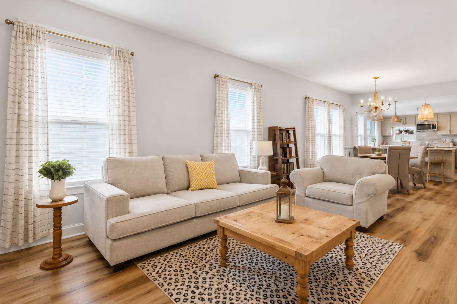 Grand Louisville estate near Historic Churchill!