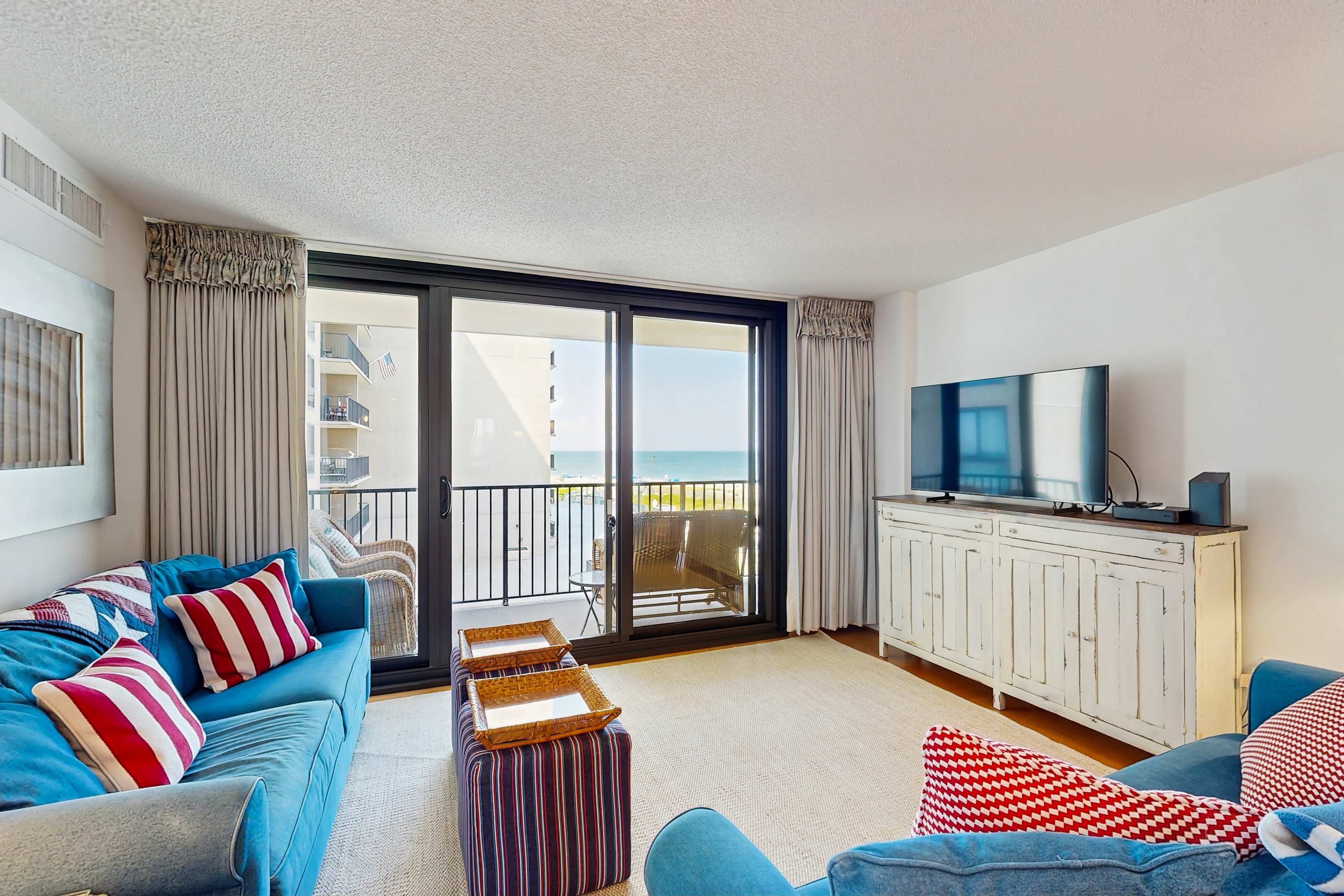 Sea Colony 3rd floor, end unit condo with pools tennis & pickle ball courts fitness center