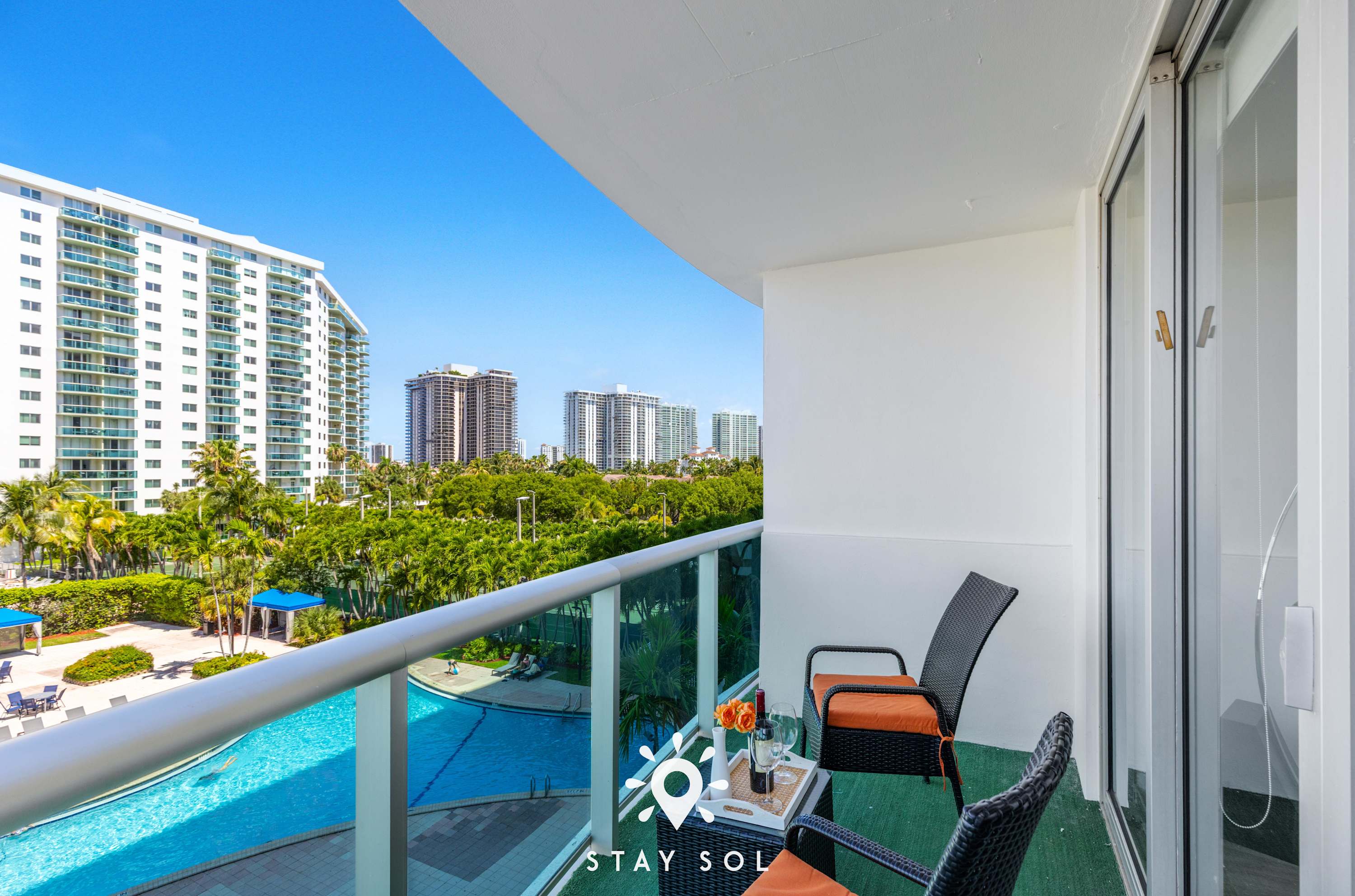 Coastal Comfort 2BR Retreat Balcony Space