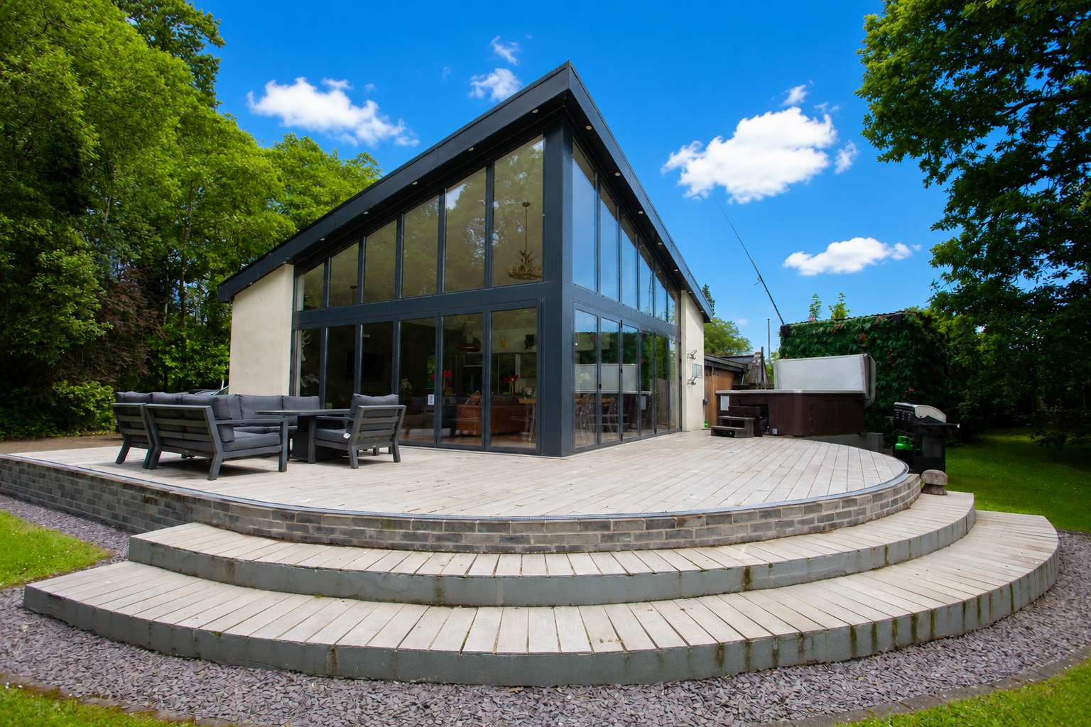 Cameron North Lodge on Loch Lomond in Cameron North Lodge G83 8QZ - Property image 43 - VivreStays